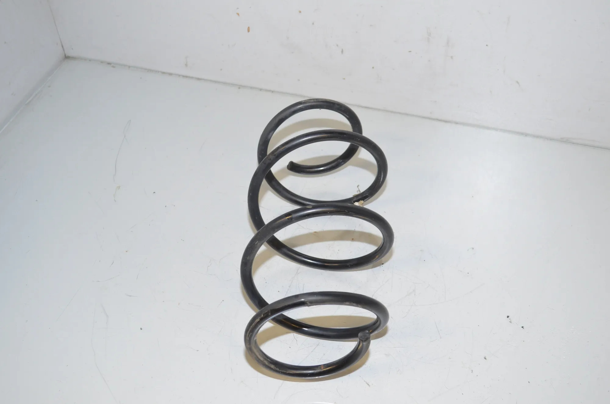 Front Right Coil Spring – OEM 6851716 · BMW 3 (F30, F80) 318 d 2013 – 2