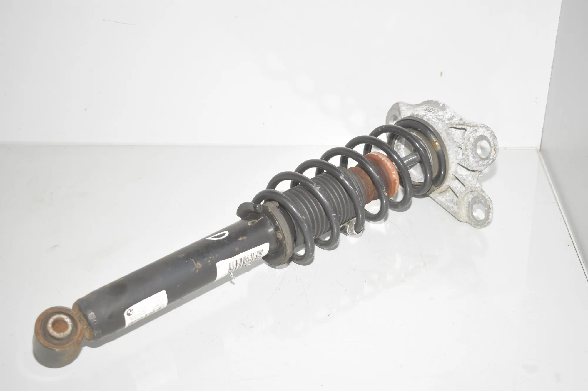 Rear Right Shock Absorber – OEM 6880101 · BMW i3 (I01) Electric 2019 – 2