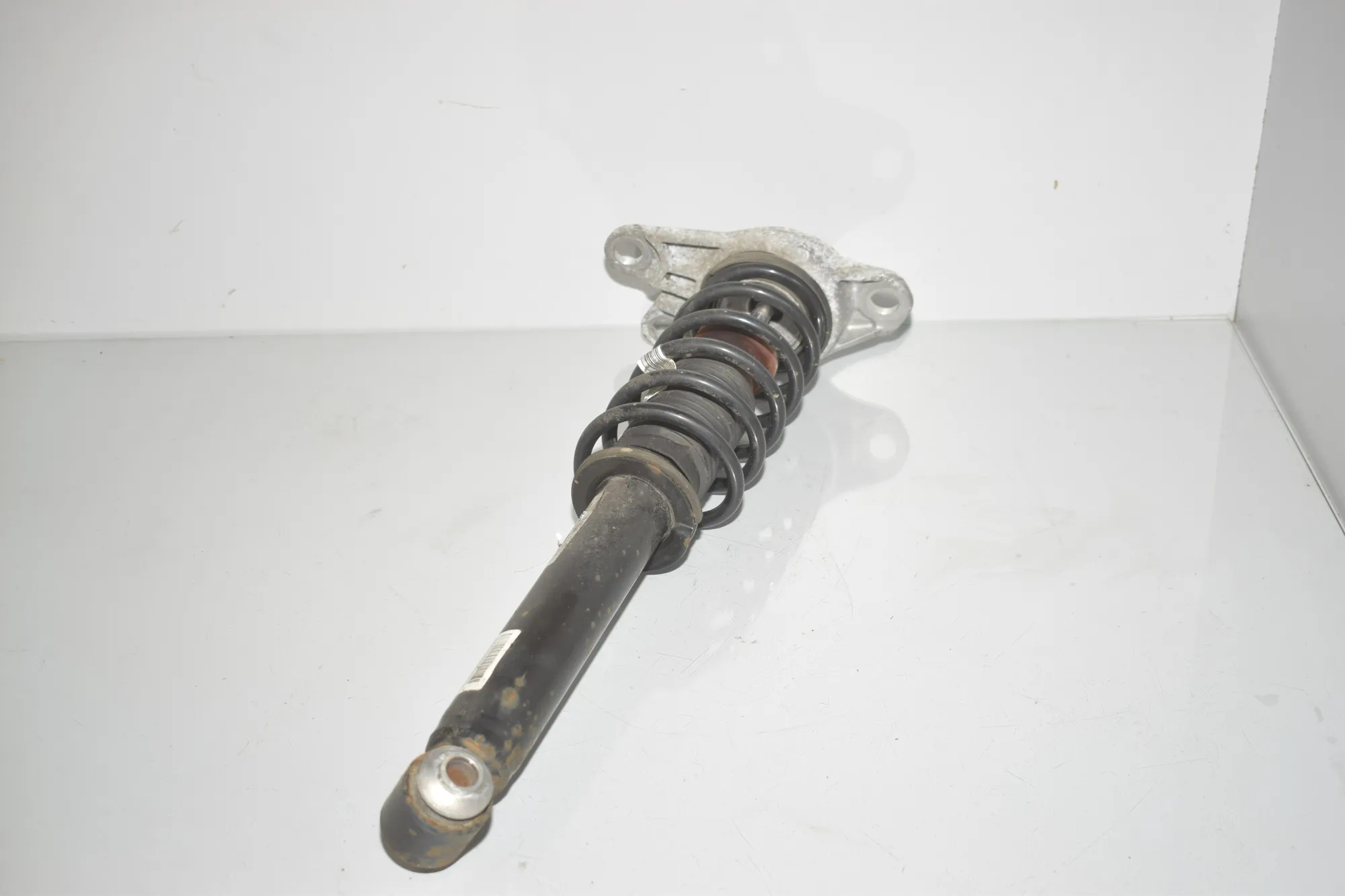 Rear Right Shock Absorber – OEM 6880101 · BMW i3 (I01) Electric 2019 – 3