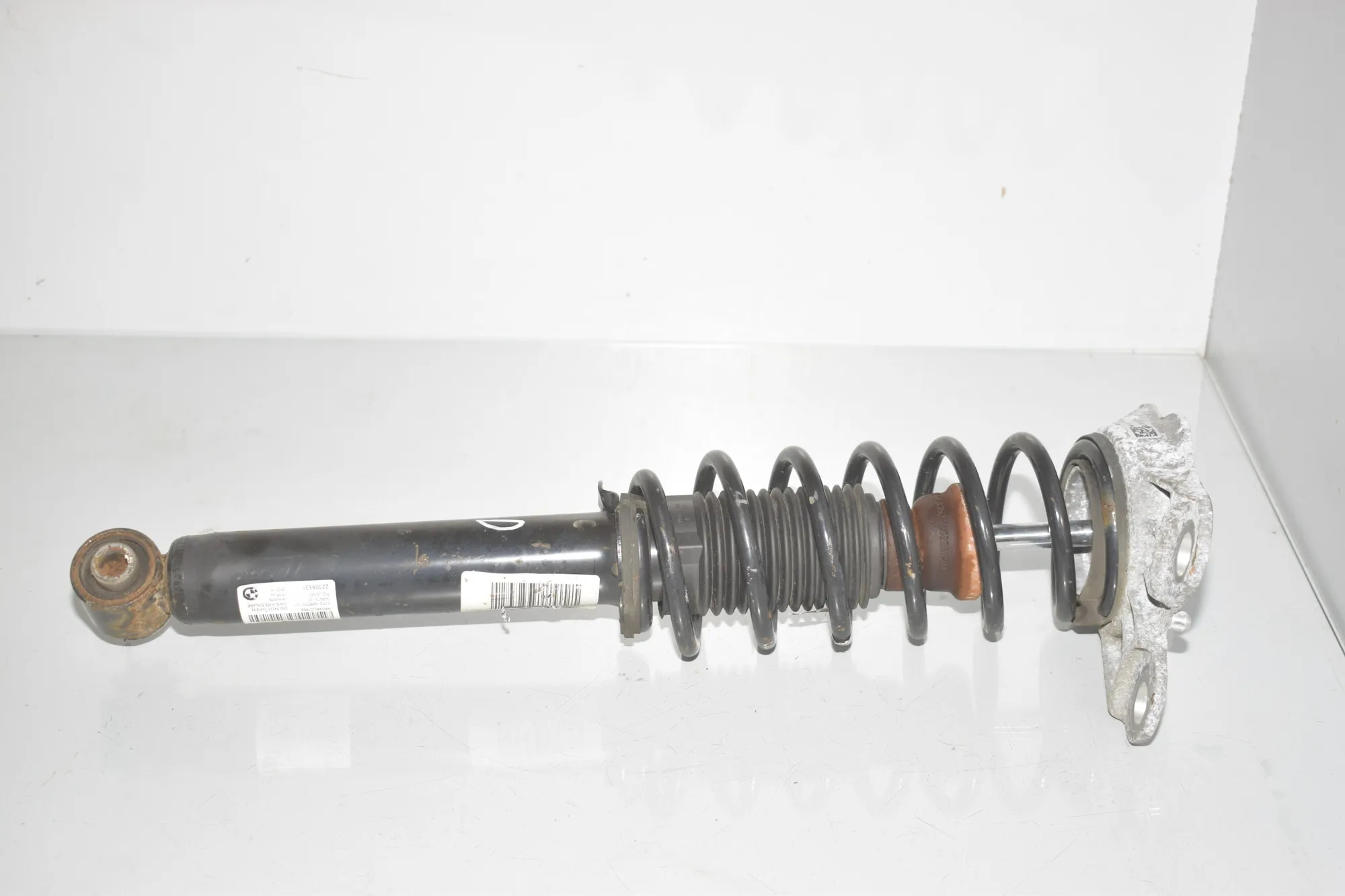 Rear Right Shock Absorber – OEM 6880101 · BMW i3 (I01) Electric 2019