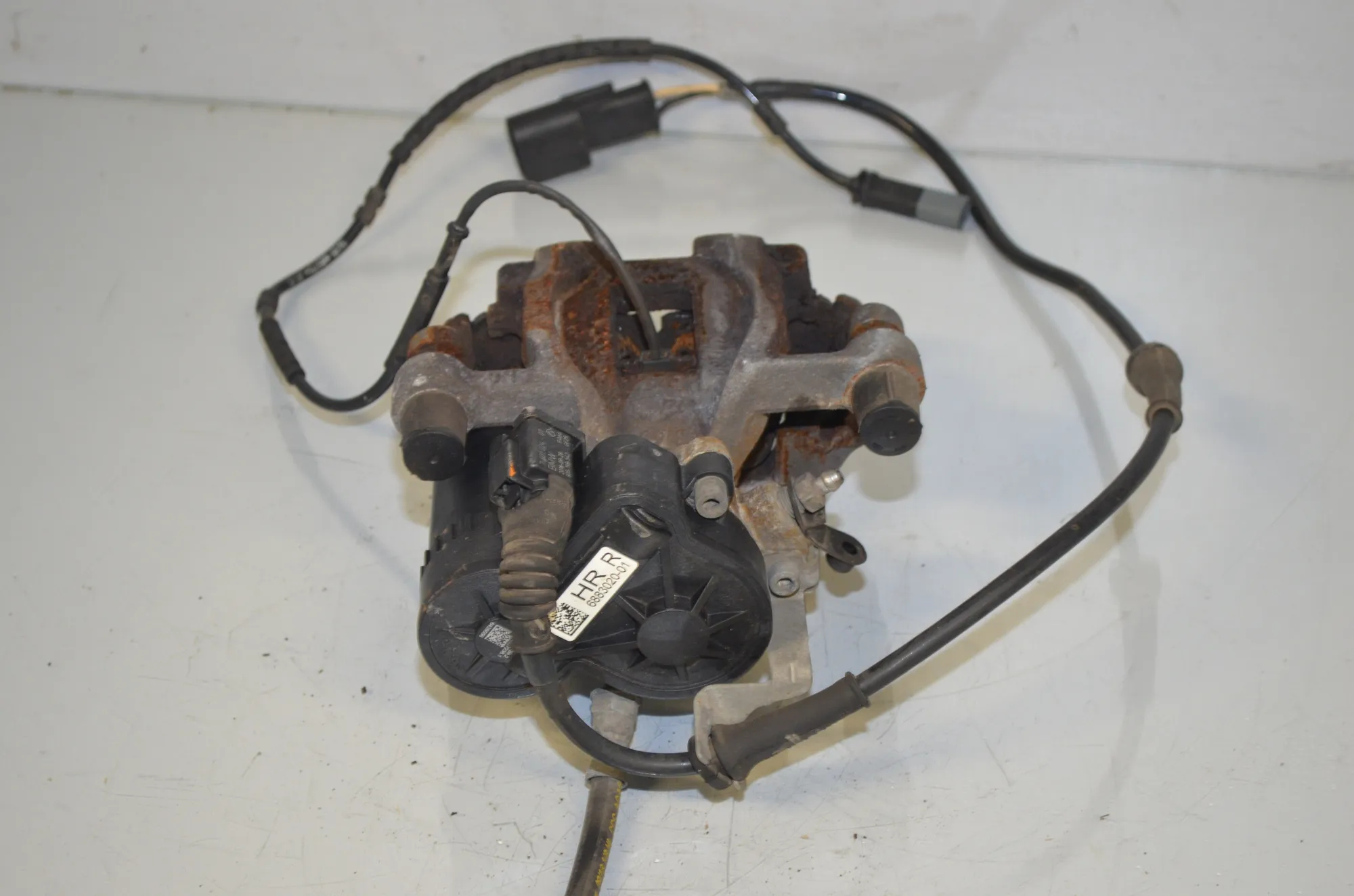 Rear Right Brake Caliper – OEM 6883020 · BMW i3 (I01) Electric 2019 – 2