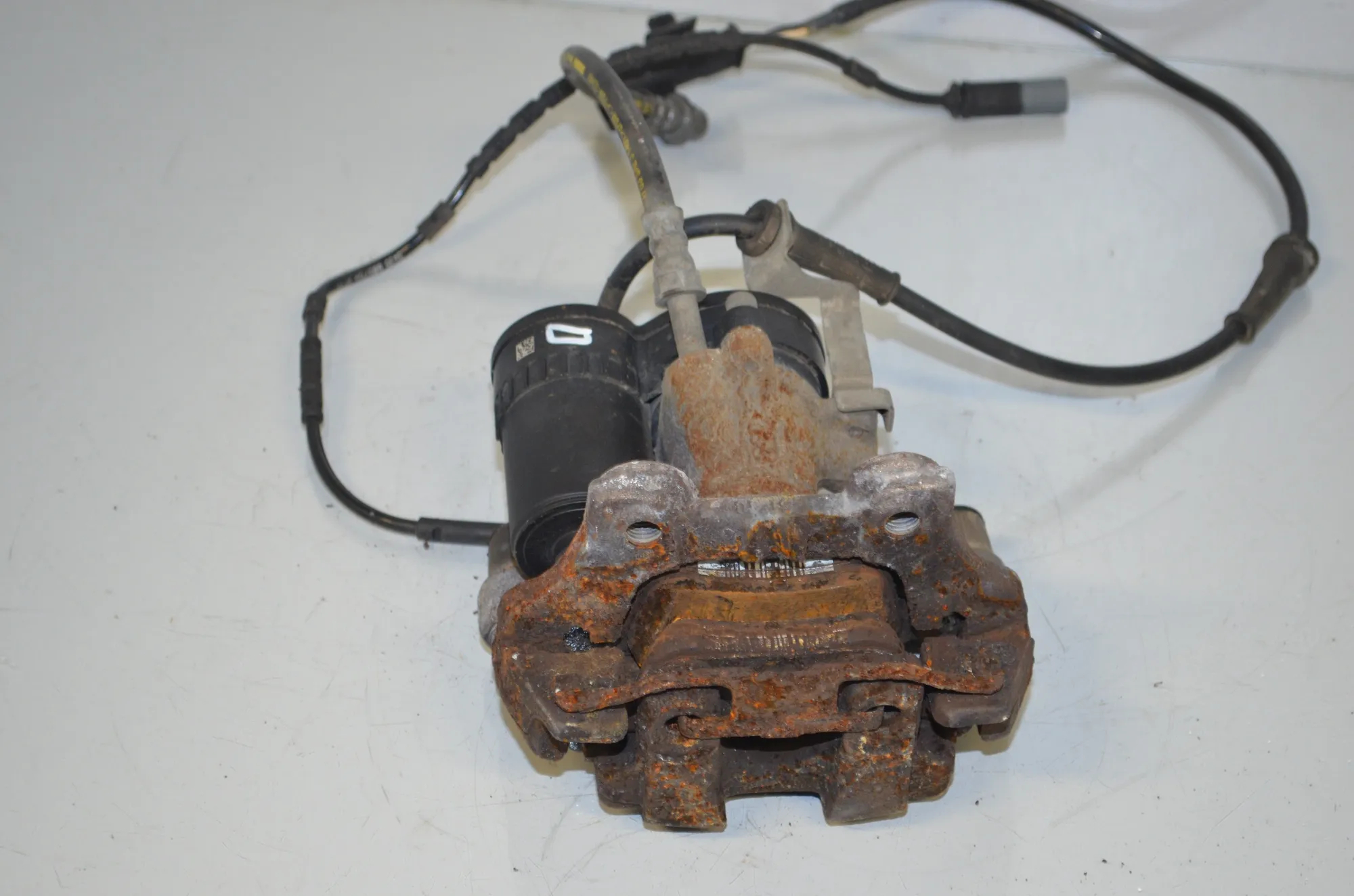 Rear Right Brake Caliper – OEM 6883020 · BMW i3 (I01) Electric 2019 – 3