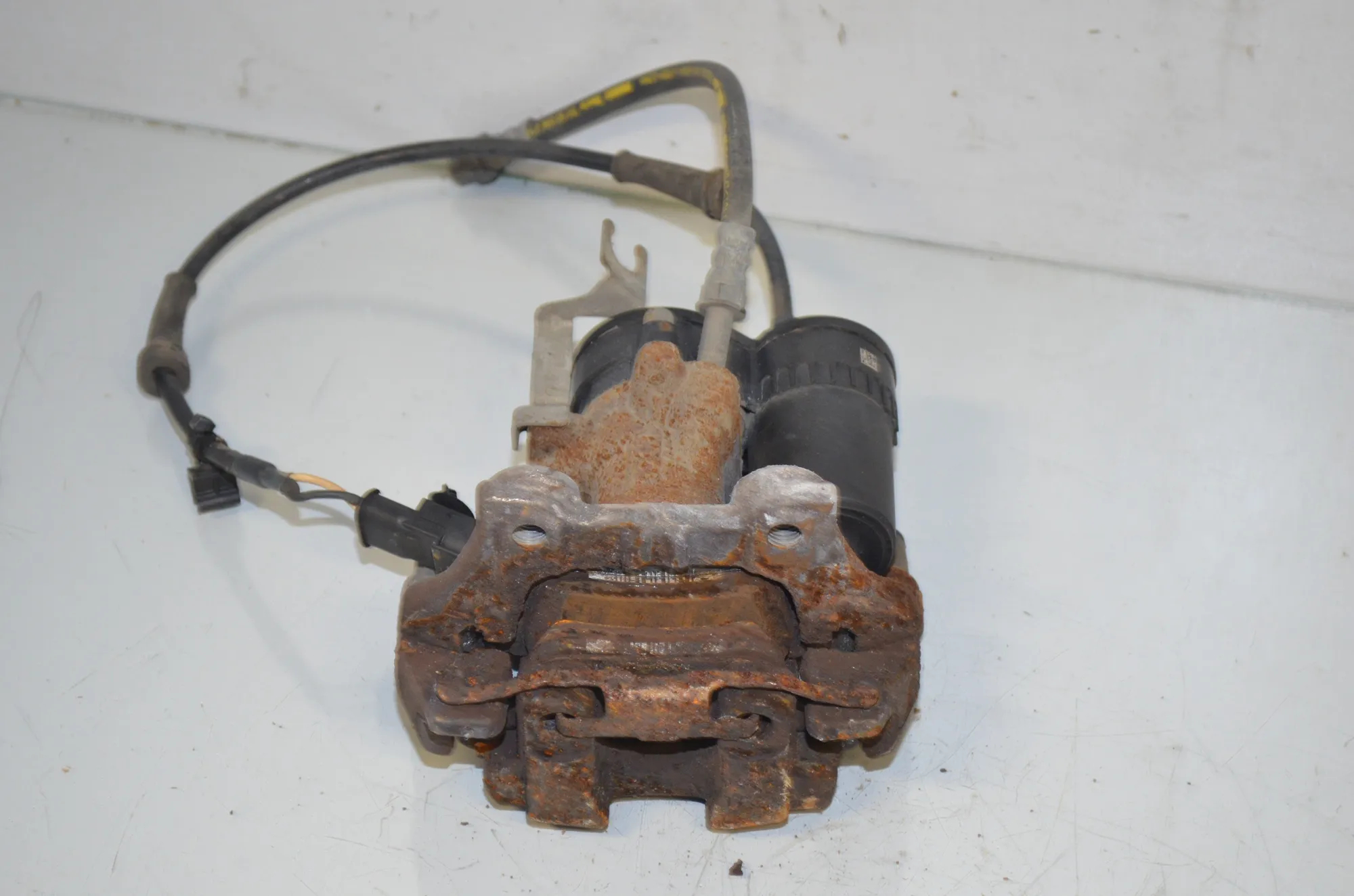 Rear Left Brake Caliper – OEM 6883019 · BMW i3 (I01) Electric 2019 – 3
