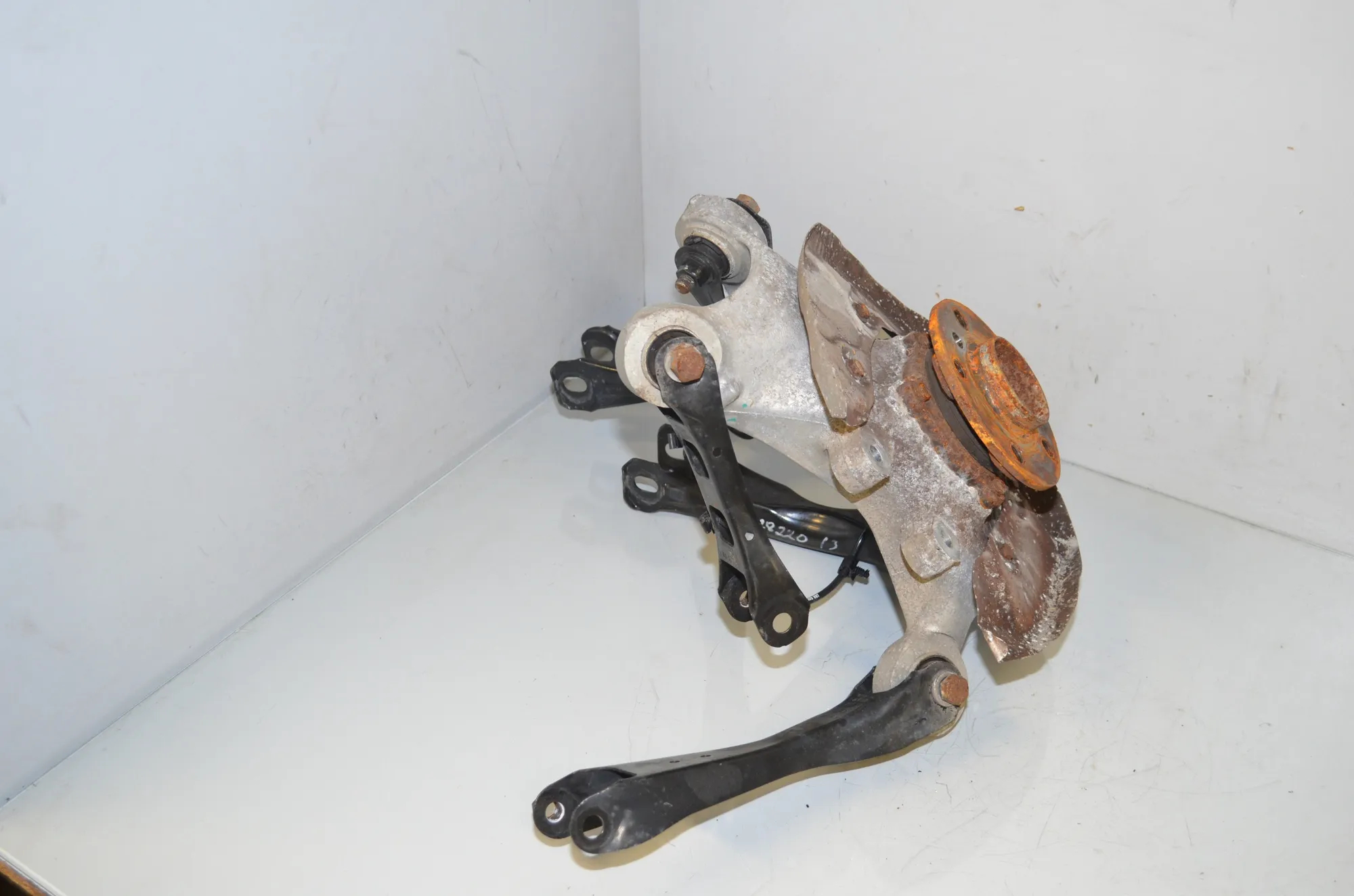Rear Left Wheel Hub Spindle – OEM 6852161 · BMW i3 (I01) Electric 2019 – 4