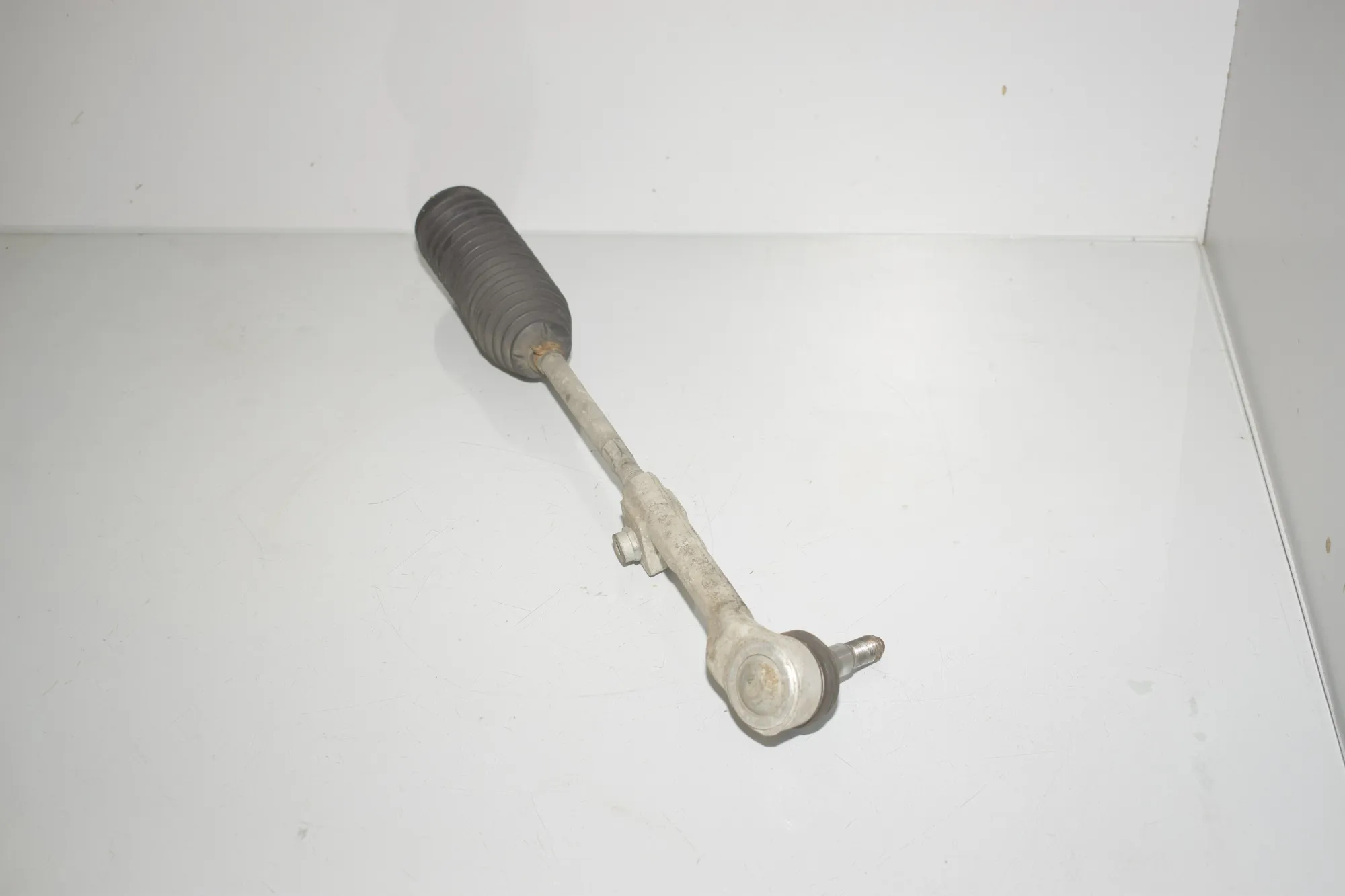 Right Side Steering Tie Rod – OEM 6851410 · BMW i3 (I01) Electric 2019 – 2