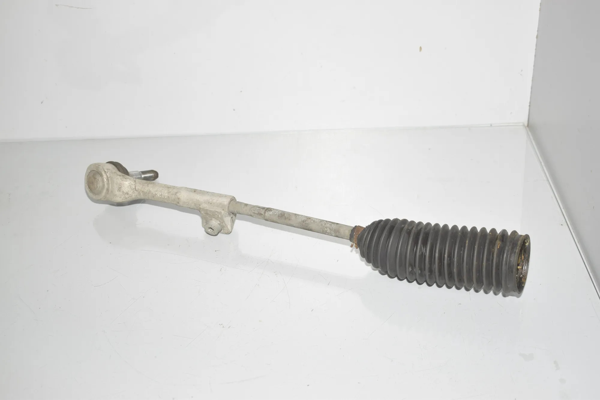 Left Side Steering Tie Rod – OEM 6851409 · BMW i3 (I01) Electric 2019 – 2