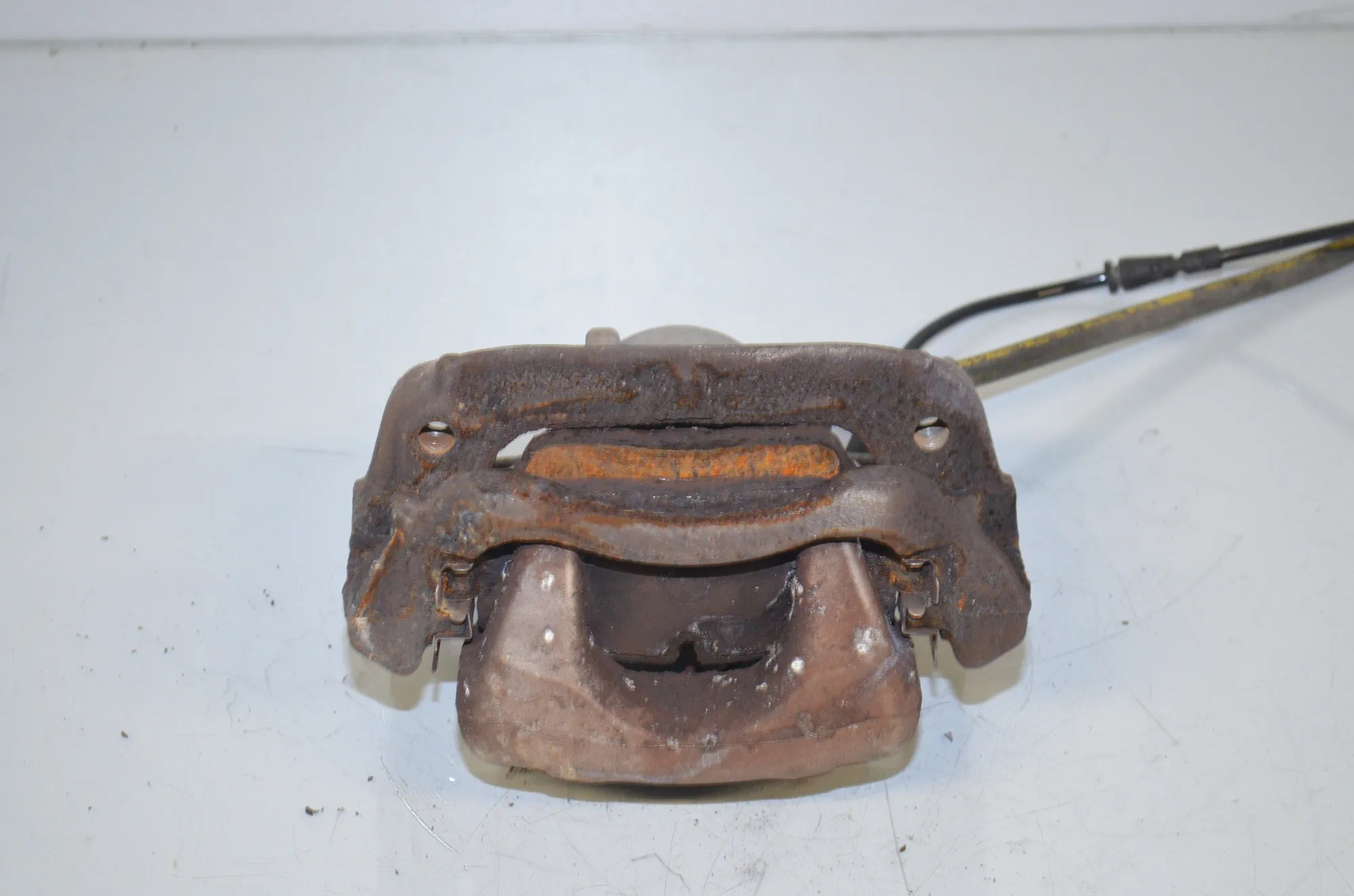 Front Left Brake Caliper – OEM 6860269 · BMW i3 (I01) Electric 2019 – 3
