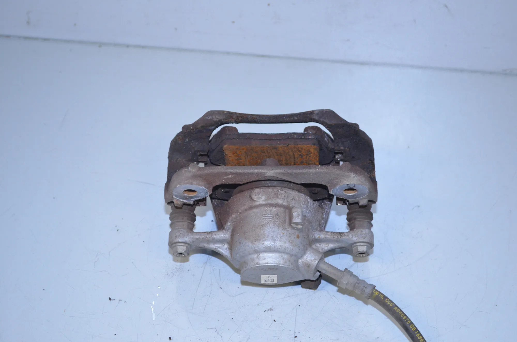 Front Right Brake Caliper – OEM 6860270 · BMW i3 (I01) Electric 2019 – 4