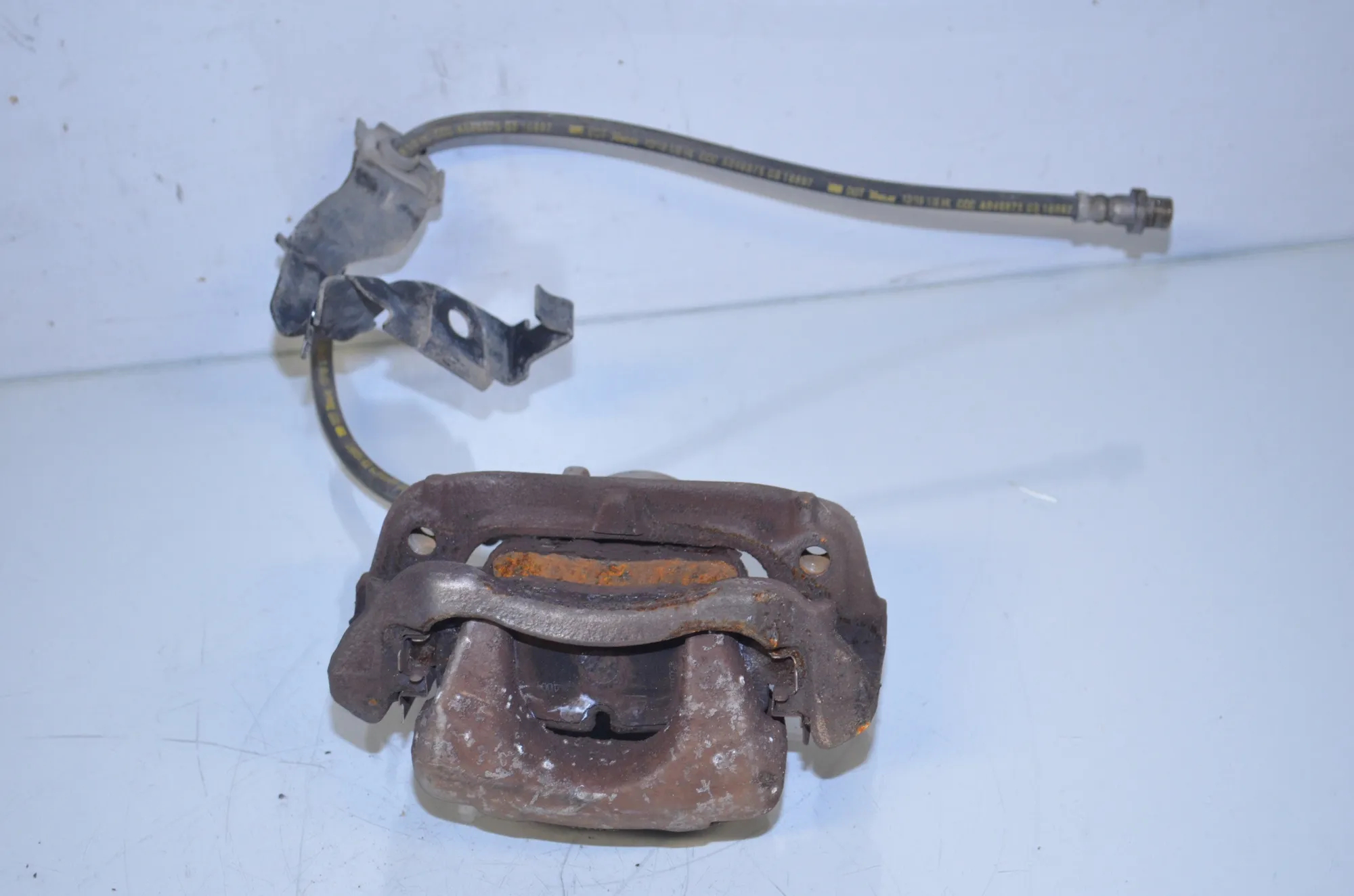 Front Right Brake Caliper – OEM 6860270 · BMW i3 (I01) Electric 2019 – 3