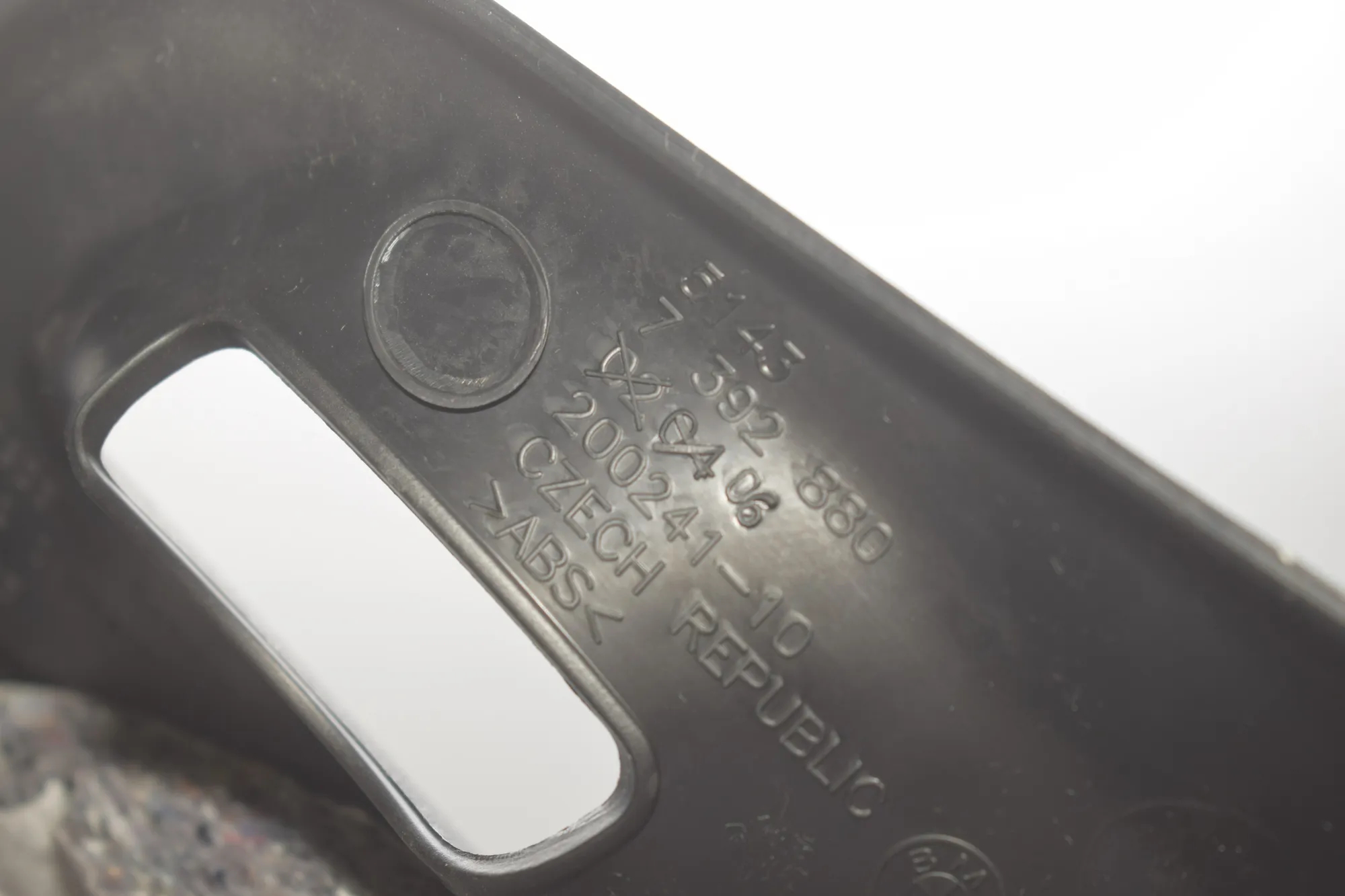 Right Side Pillar Trim – OEM 7392880 · BMW X1 (F48) xDrive 18 d 2017 – 5