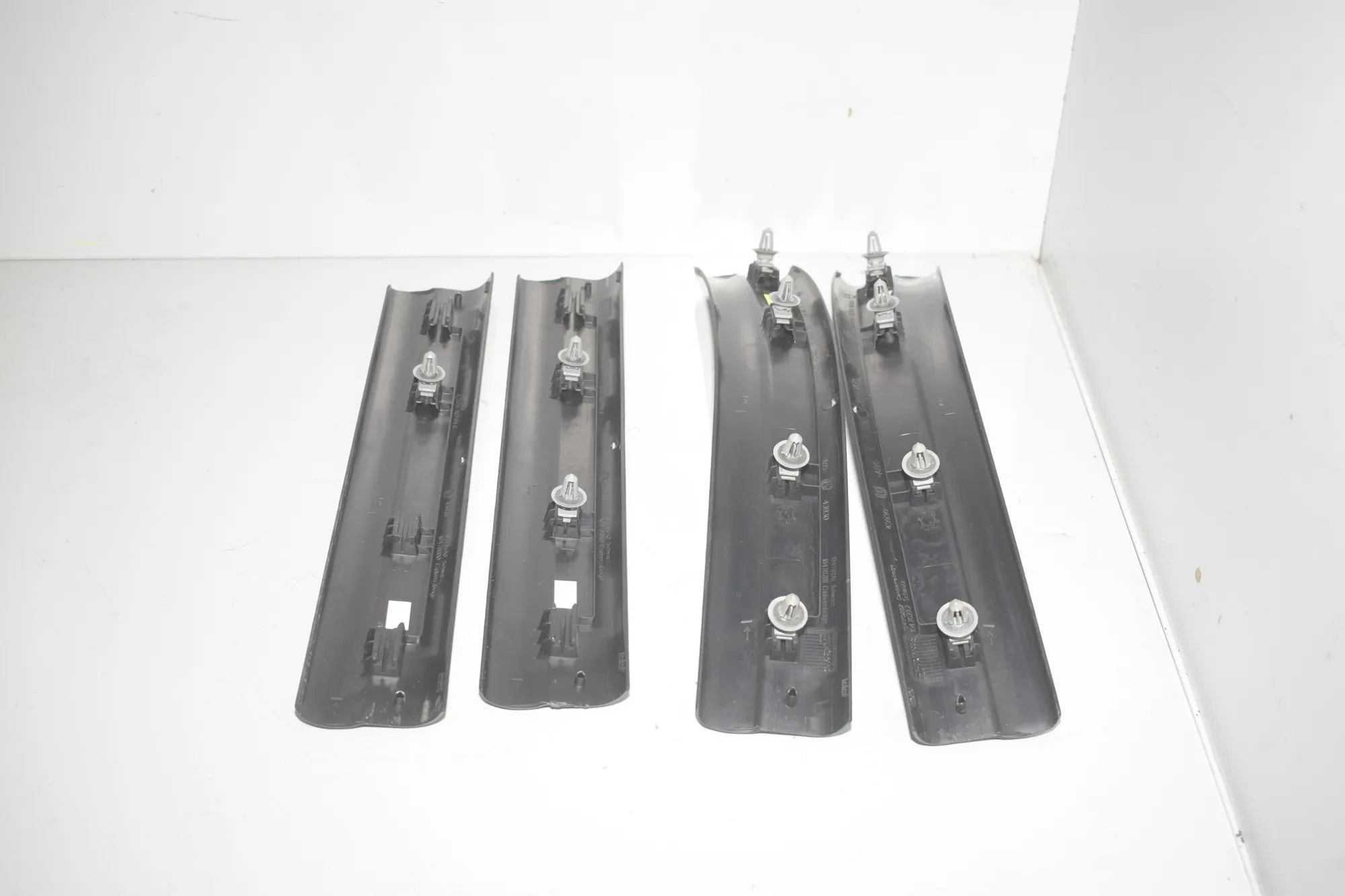 Front Right Interior Step Trim – OEM 7326833 · BMW X1 (F48) xDrive 18 d 2017 – 3