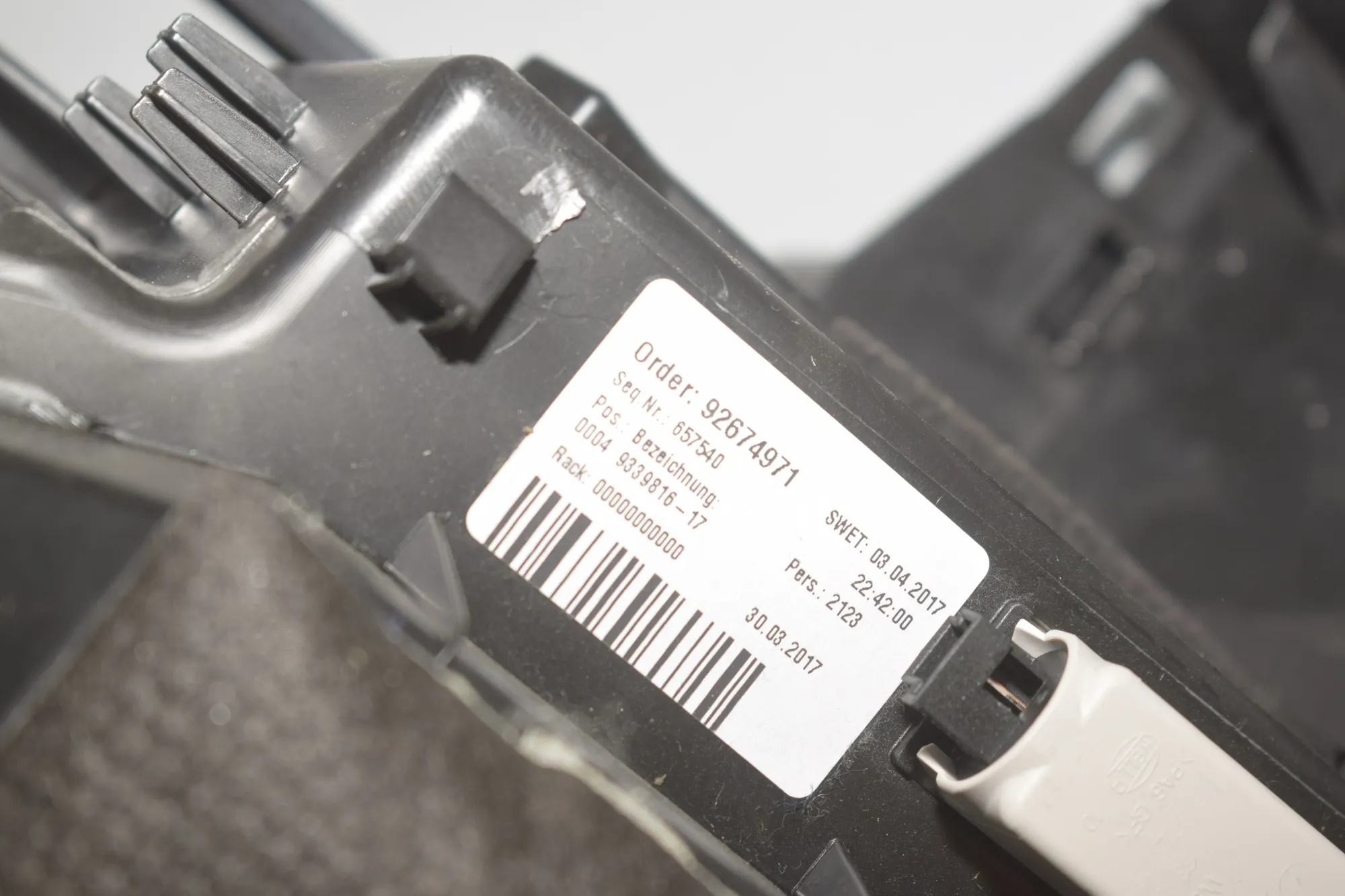Glove Compartment – OEM 9267497 · BMW X1 (F48) xDrive 18 d 2017 – 5