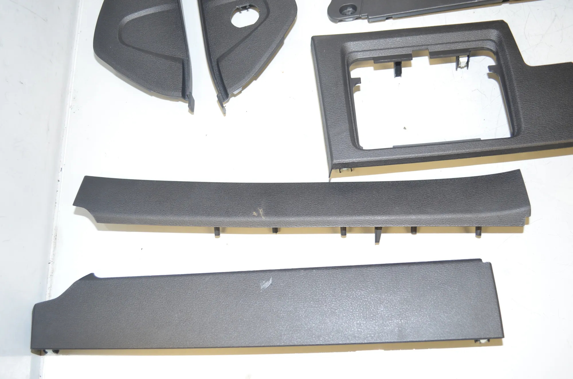 Dashboard Lower Trim – OEM 9292145 · BMW X1 (F48) xDrive 18 d 2017 – 4