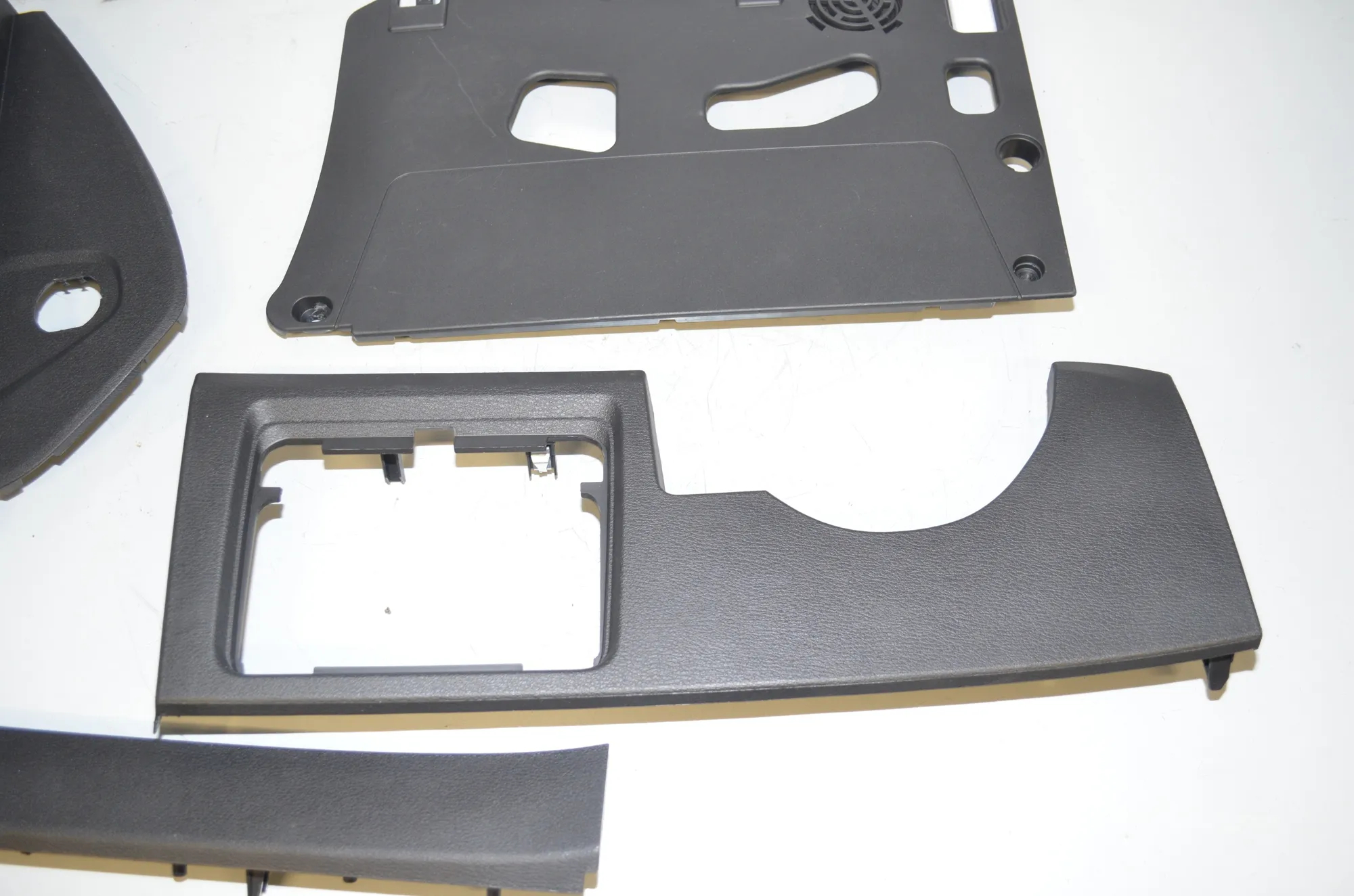 Dashboard Lower Trim – OEM 9292145 · BMW X1 (F48) xDrive 18 d 2017 – 3