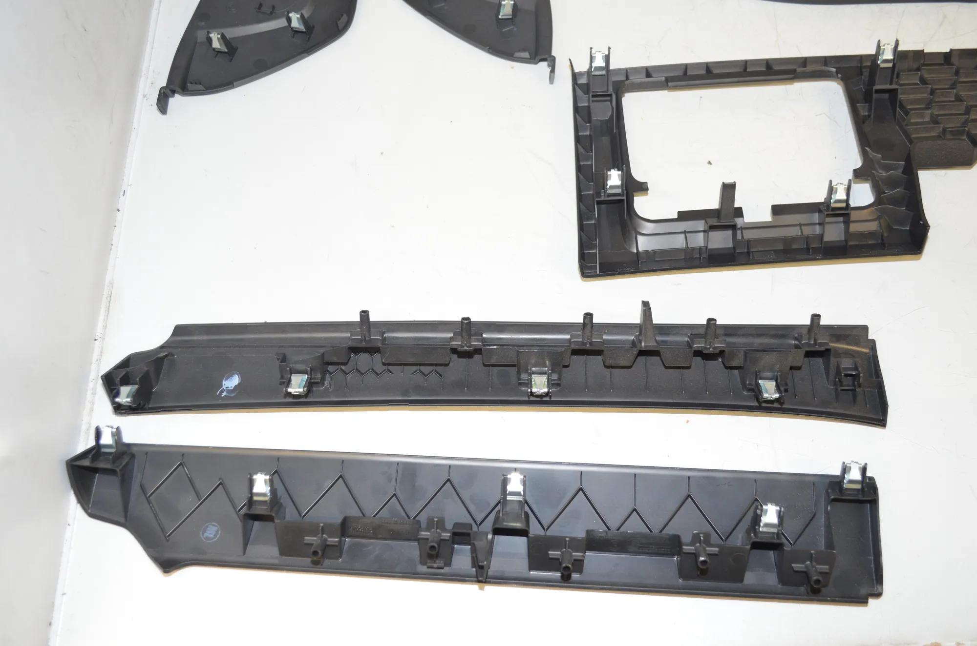 Dashboard Lower Trim – OEM 9292145 · BMW X1 (F48) xDrive 18 d 2017 – 6