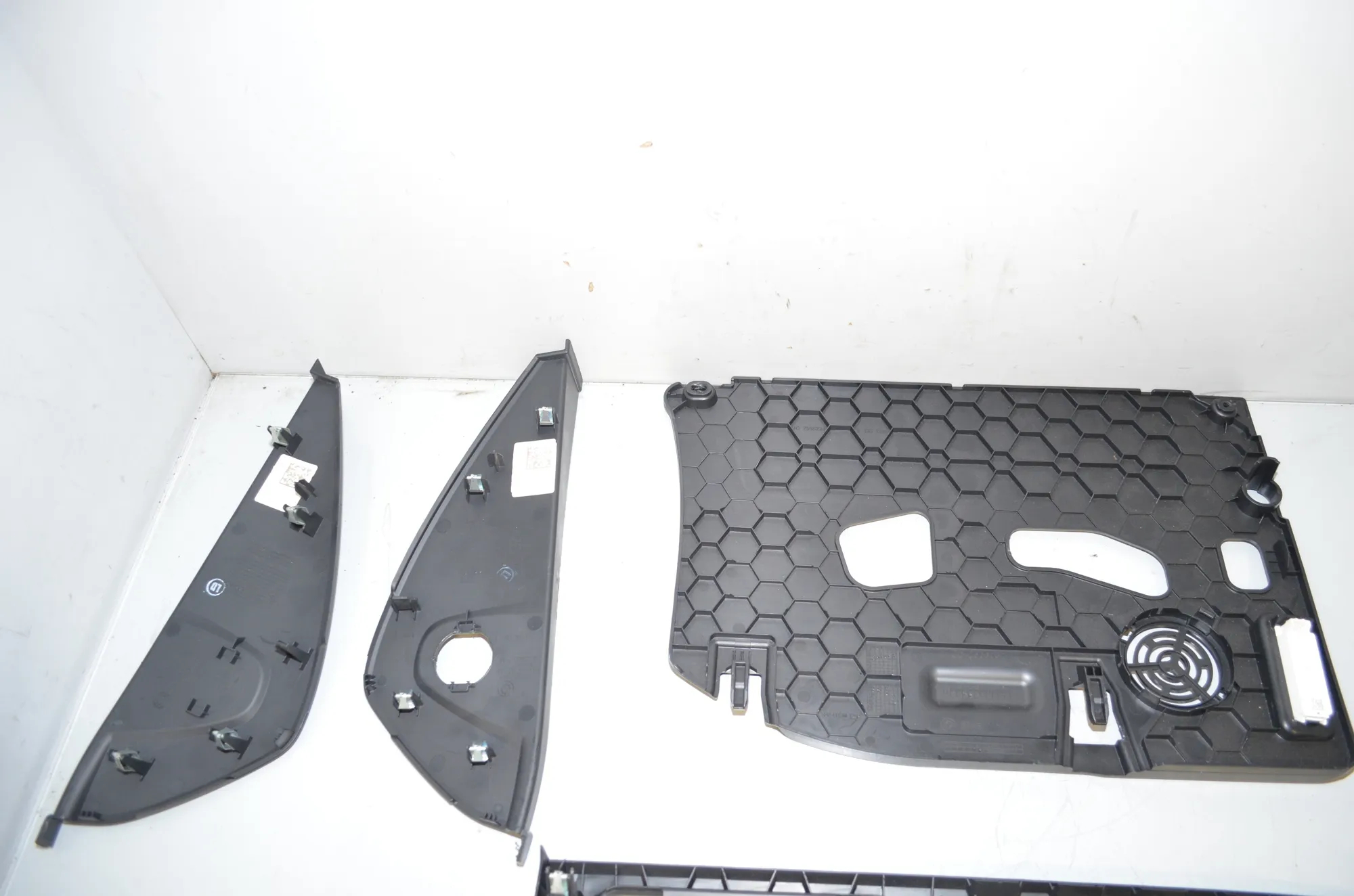 Dashboard Lower Trim – OEM 9292145 · BMW X1 (F48) xDrive 18 d 2017 – 8
