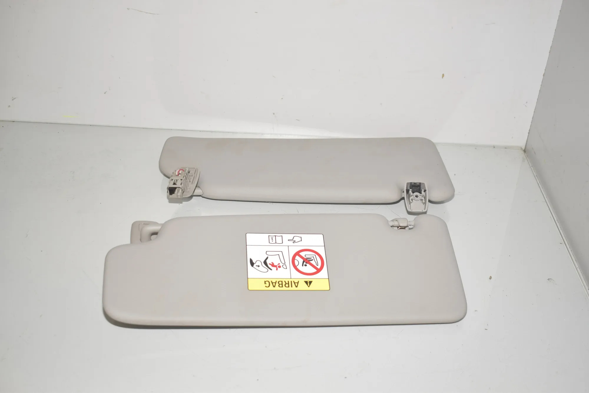 Right Side Sun Visor – OEM 5A3BCC2 · BMW X1 (F48) xDrive 18 d 2017 – 5