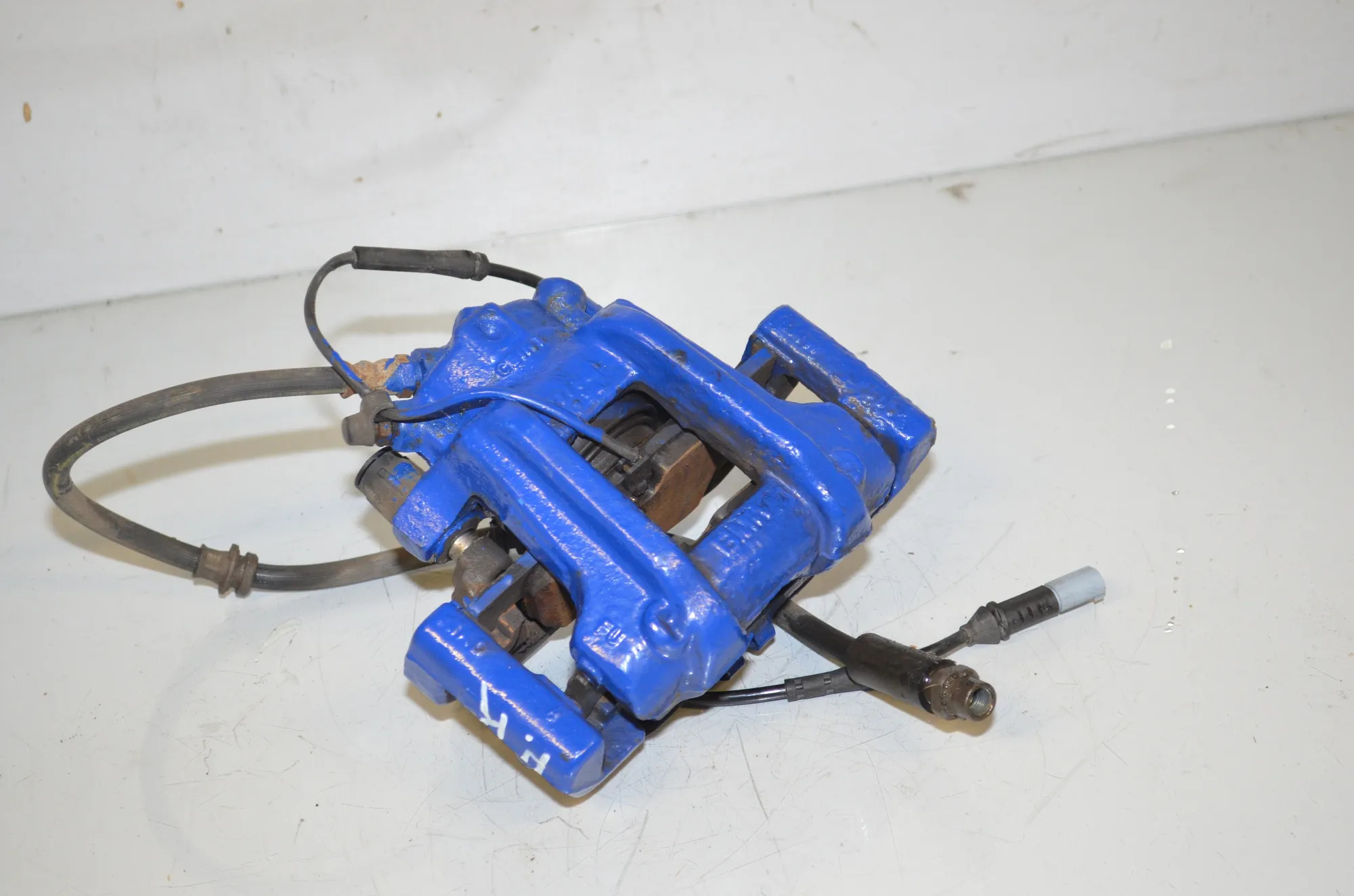Front Left Brake Caliper – OEM 6850649 · BMW 3 Touring (F31) 318 d 2016