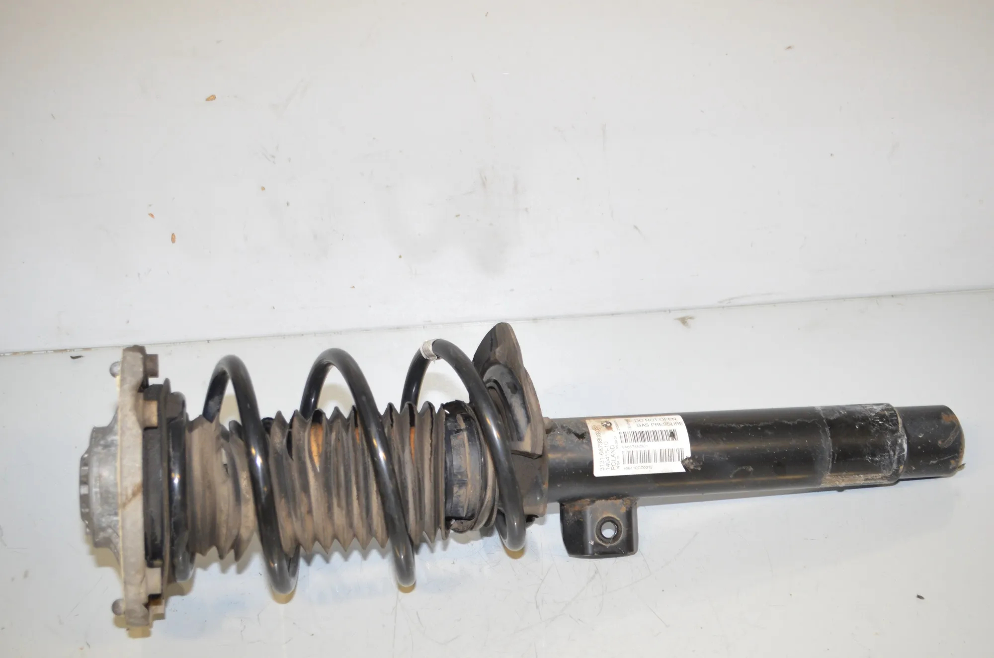 Front Right Shock Absorber – OEM 6873808 · BMW 3 Touring (F31) 318 d 2016 – 2