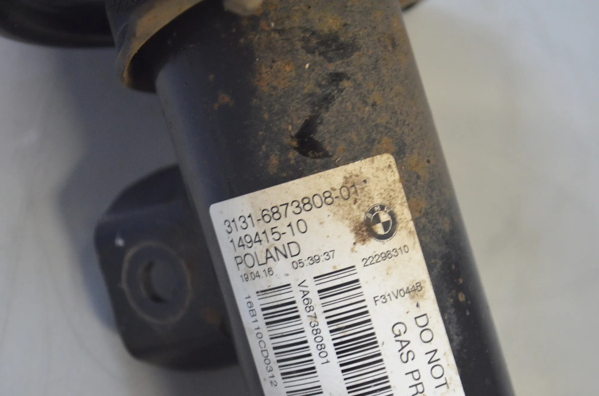Front Right Shock Absorber – OEM 6873808 · BMW 3 Touring (F31) 318 d 2016 – 4