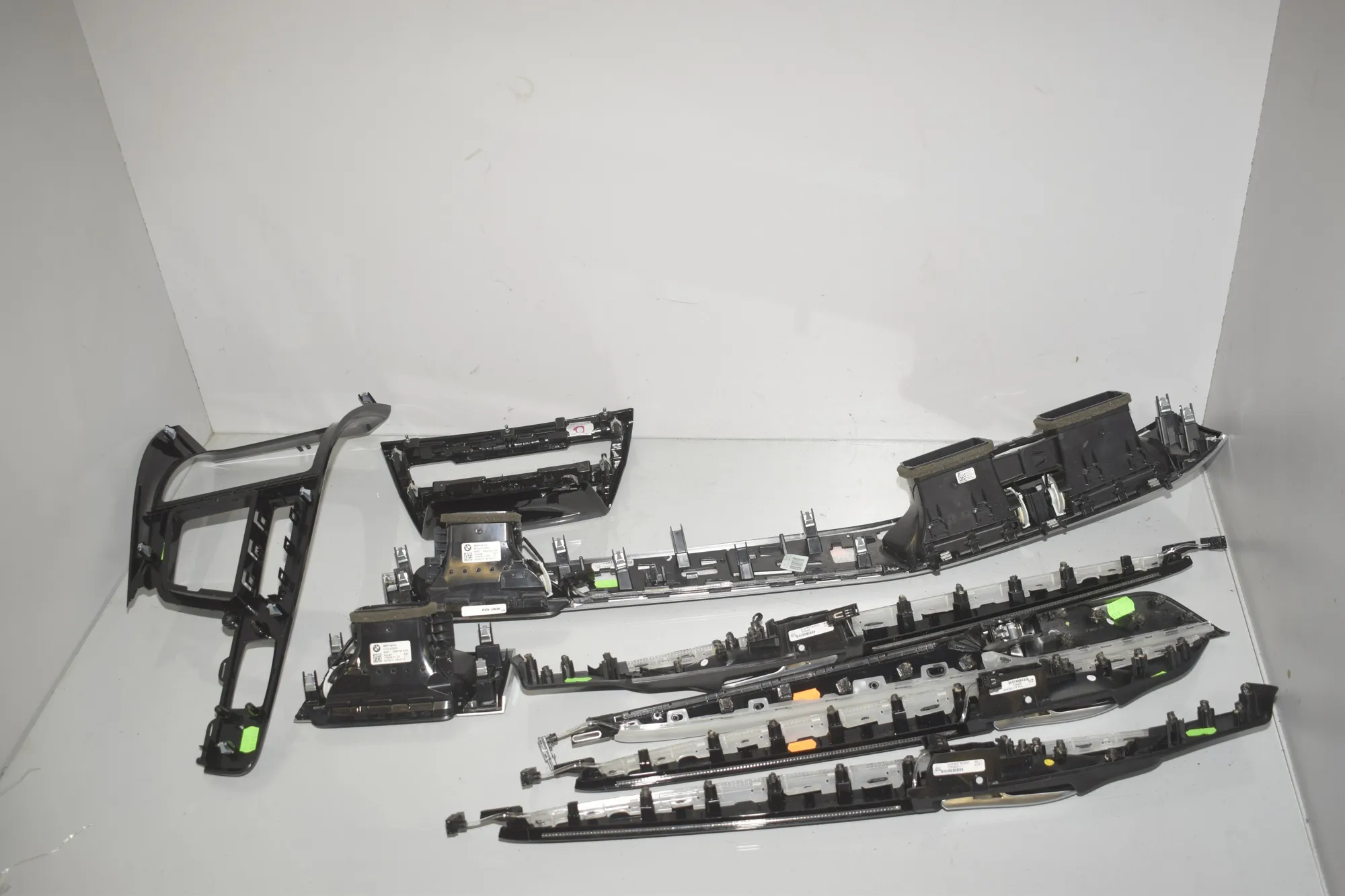Interior Trim Strips Kit – OEM 9292739 · BMW X1 (F48) xDrive 18 d 2017 – 7