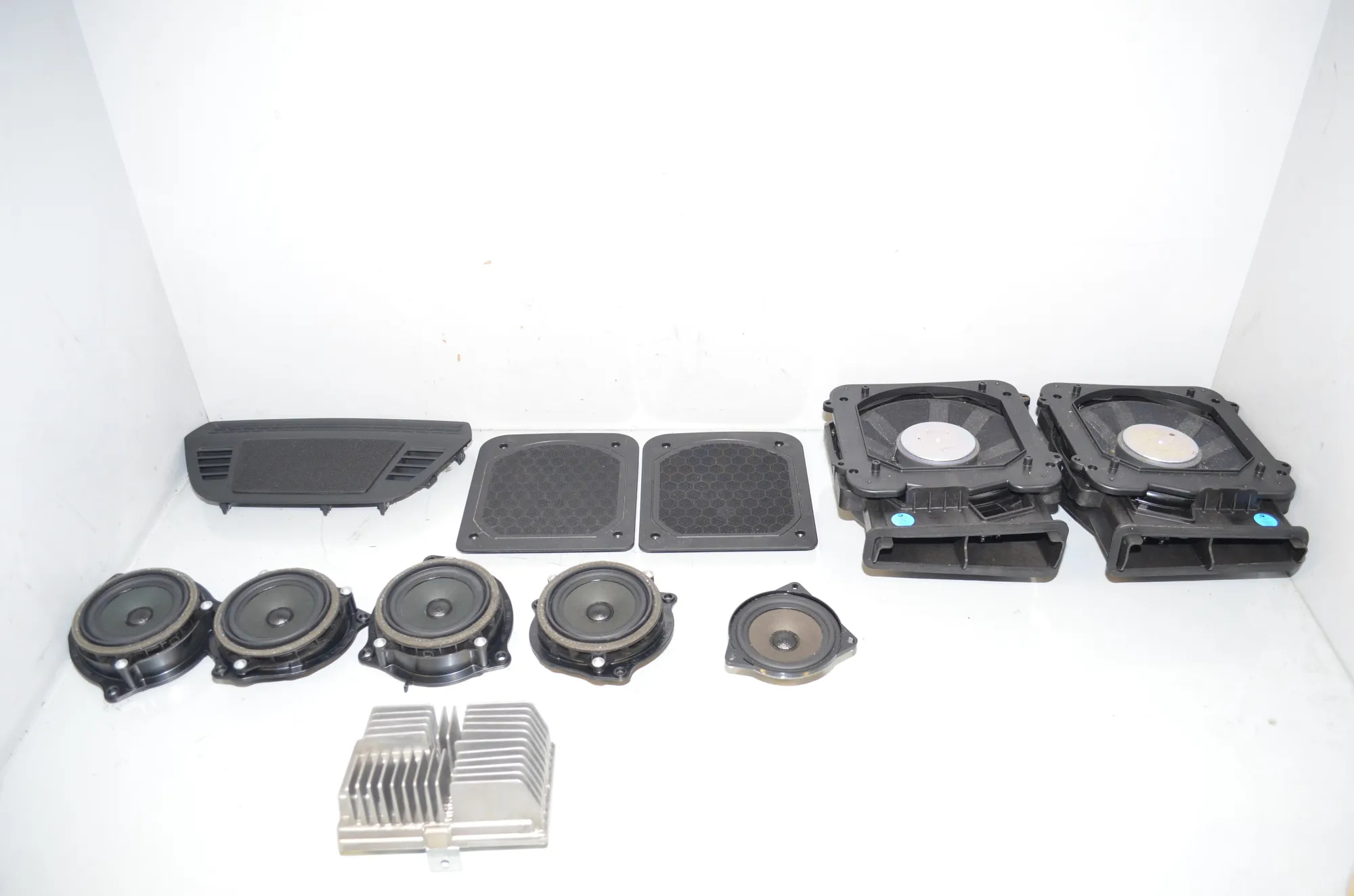 Sound Audio System Set – OEM 9278066 · BMW X1 (F48) xDrive 18 d 2017