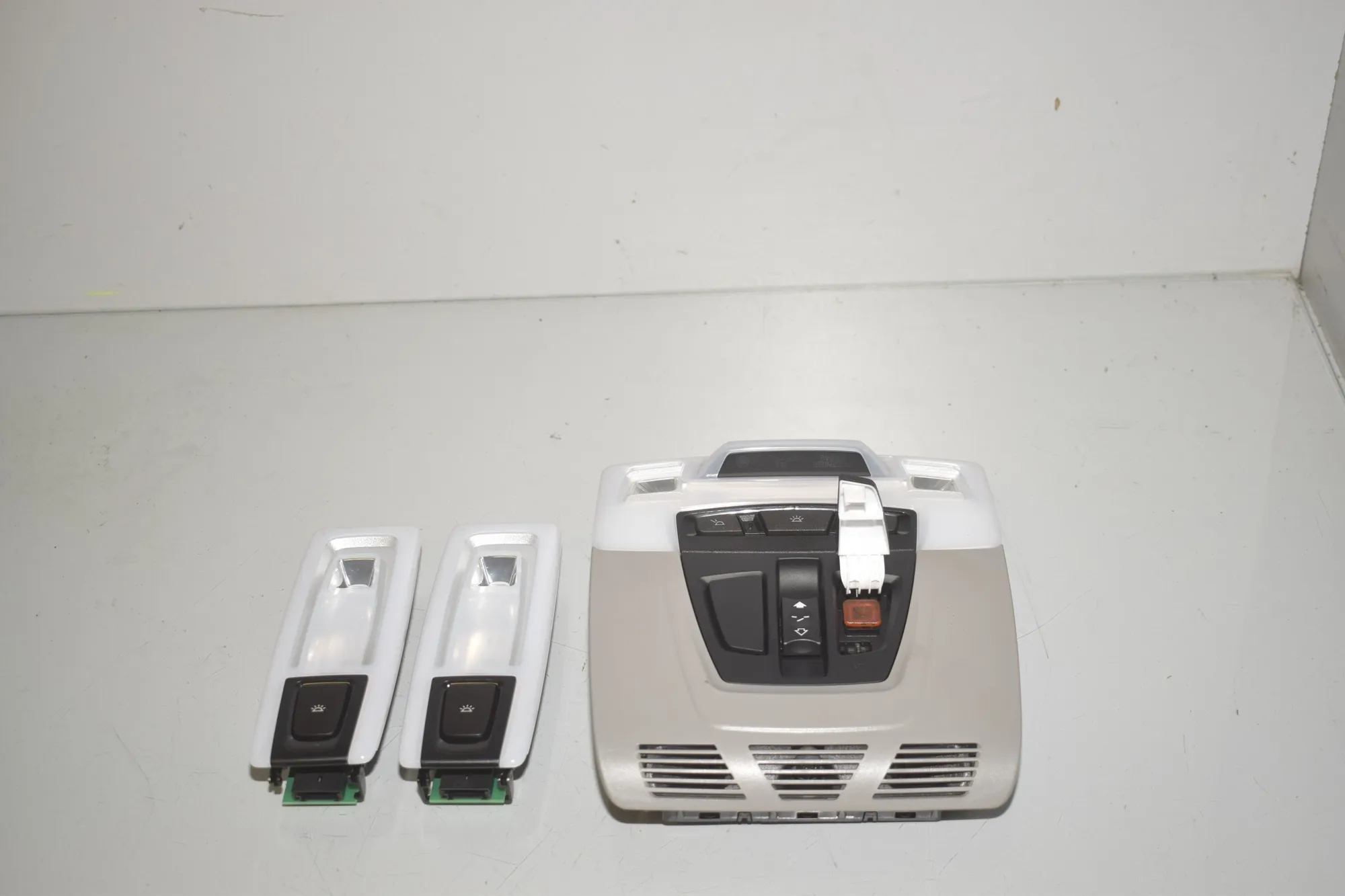 Interior Lighting – OEM 9288995 · BMW X1 (F48) xDrive 18 d 2017 – 3