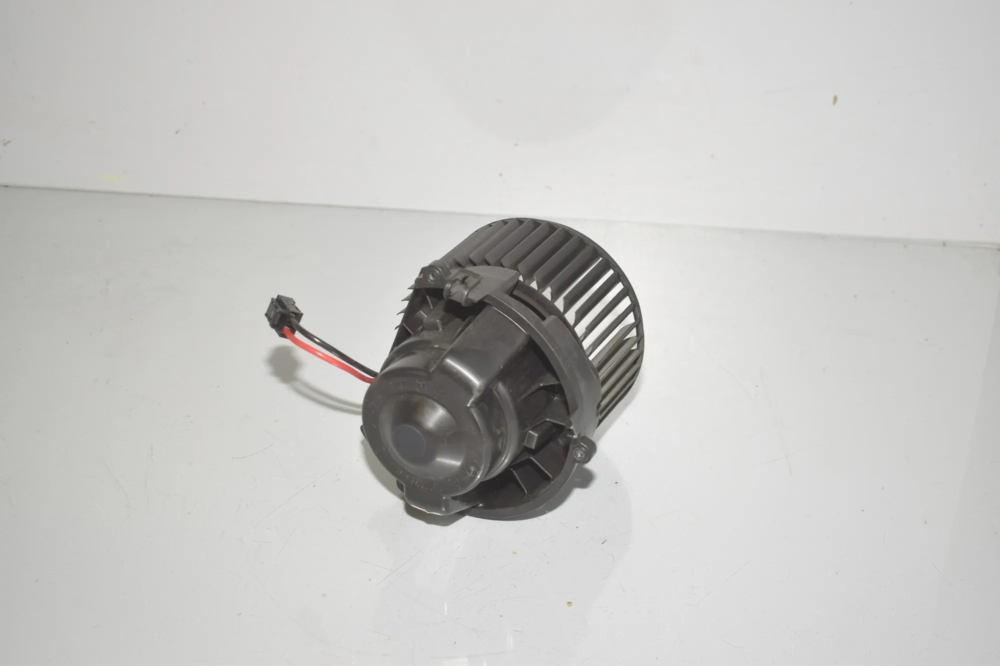 Heater Blower Fan – OEM 9297752 · BMW X1 (F48) xDrive 18 d 2017 – 3