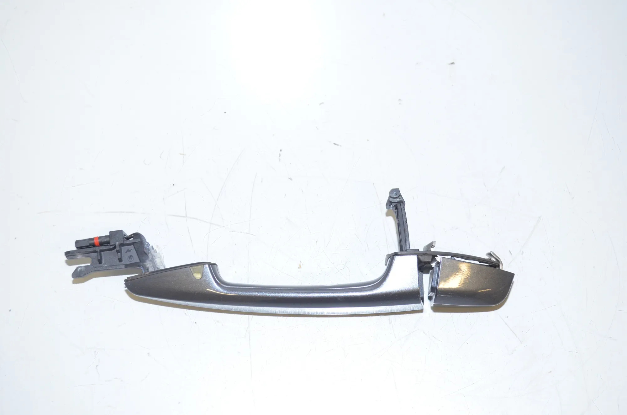 Front Right Door Exterior Handle – OEM 7433844 · BMW X1 (F48) xDrive 18 d 2017