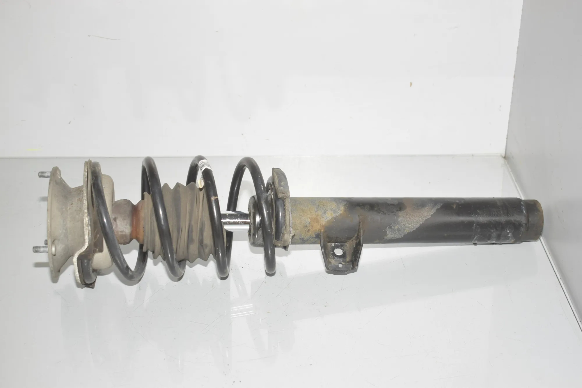 Front Right Shock Absorber – OEM 6851334 · BMW X1 (E84) sDrive 20 i 2012