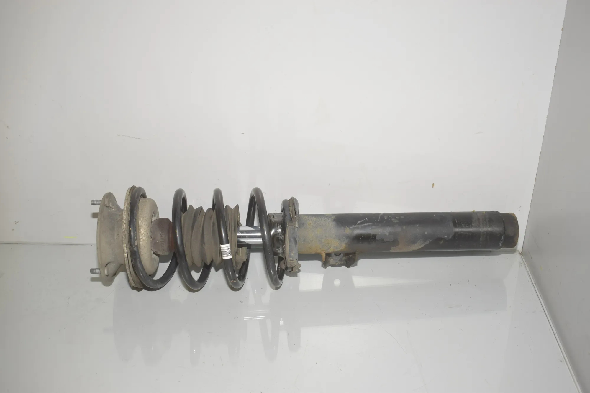 Front Right Shock Absorber – OEM 6851334 · BMW X1 (E84) sDrive 20 i 2012 – 3
