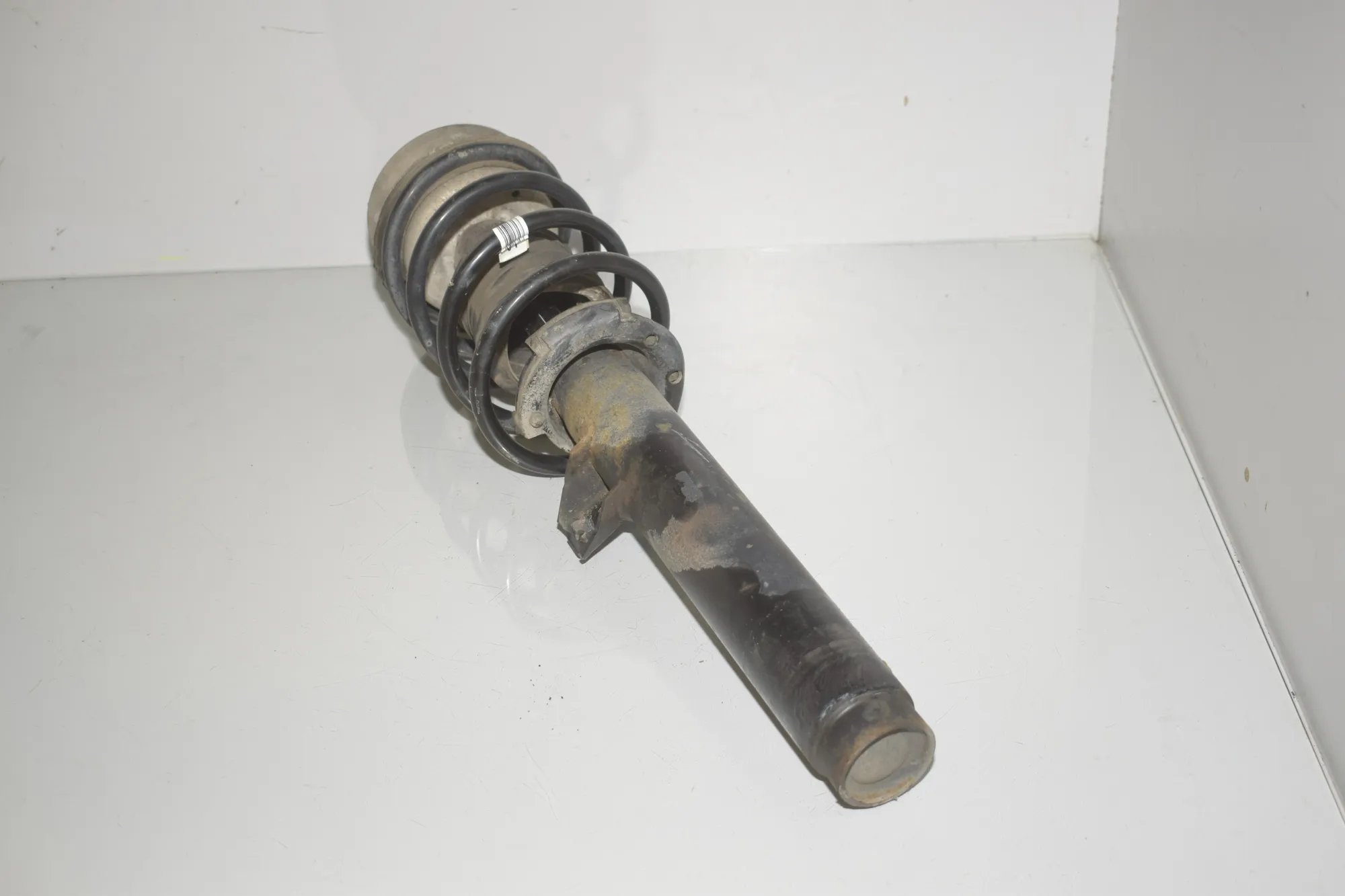 Front Right Shock Absorber – OEM 6851334 · BMW X1 (E84) sDrive 20 i 2012 – 2