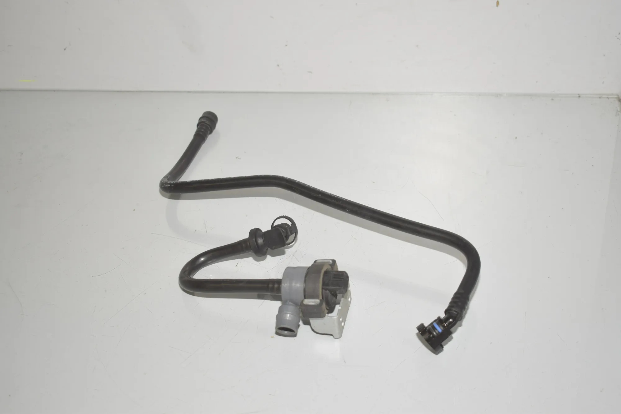 Vacuum Tube – OEM 7636141 · BMW X1 (E84) sDrive 20 i 2012 – 3