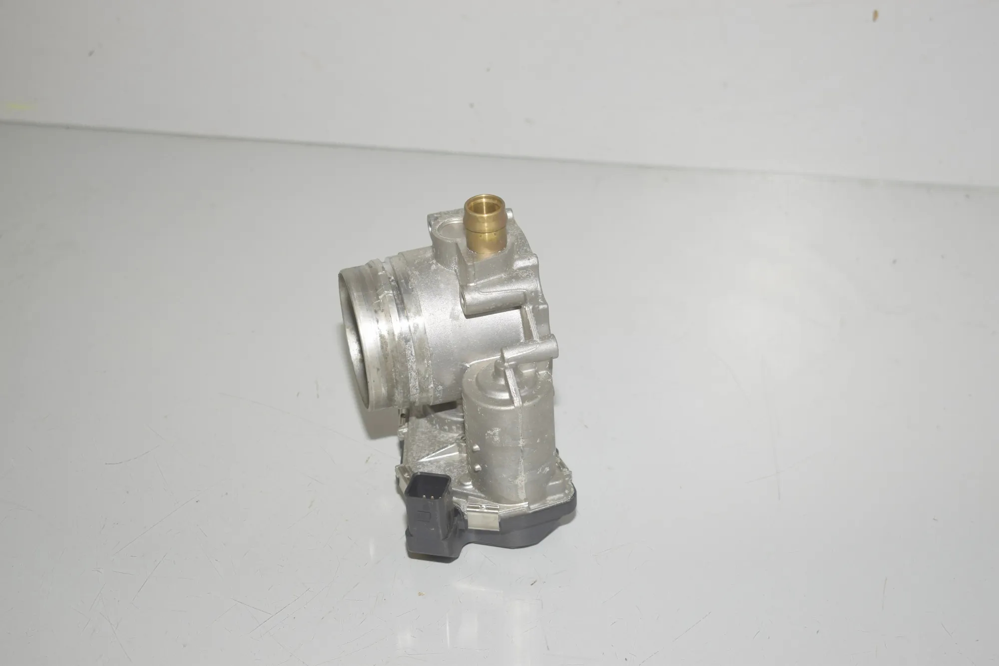 Throttle Body – OEM 7588625 · BMW X1 (E84) sDrive 20 i 2012 – 2