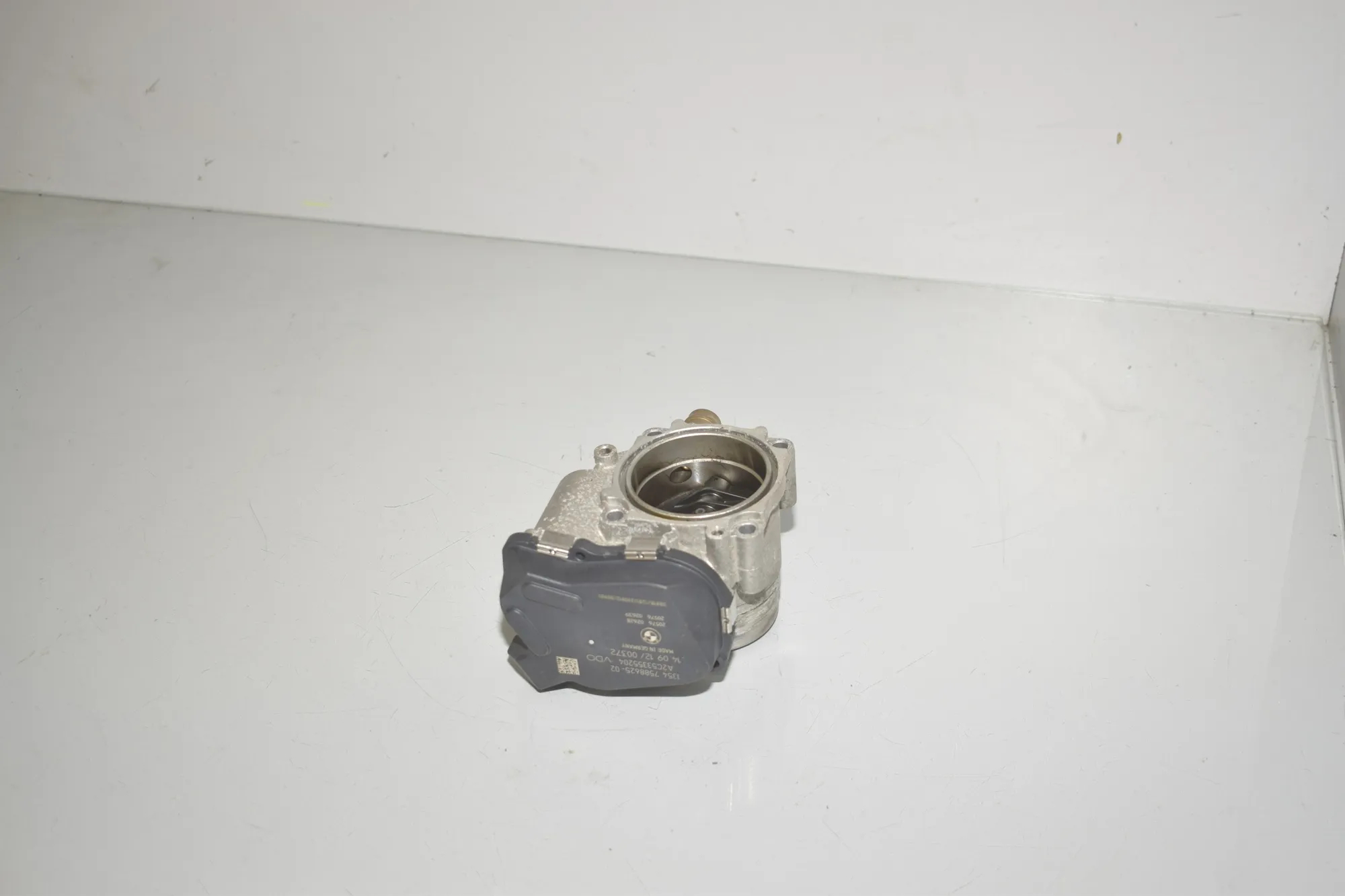 Throttle Body – OEM 7588625 · BMW X1 (E84) sDrive 20 i 2012 – 4