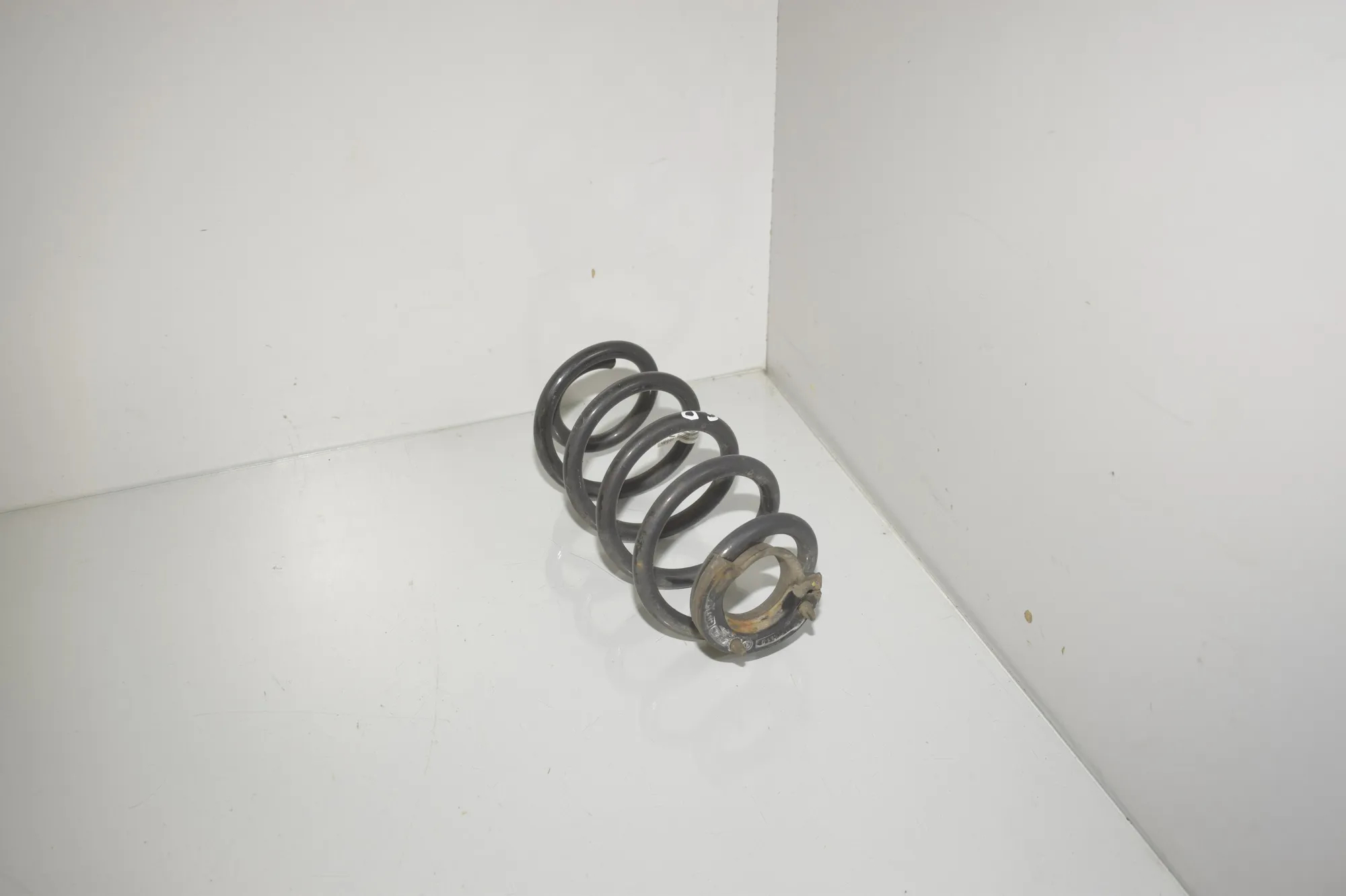 Rear Right Coil Spring – OEM 6872297 · BMW X1 (F48) xDrive 18 d 2017