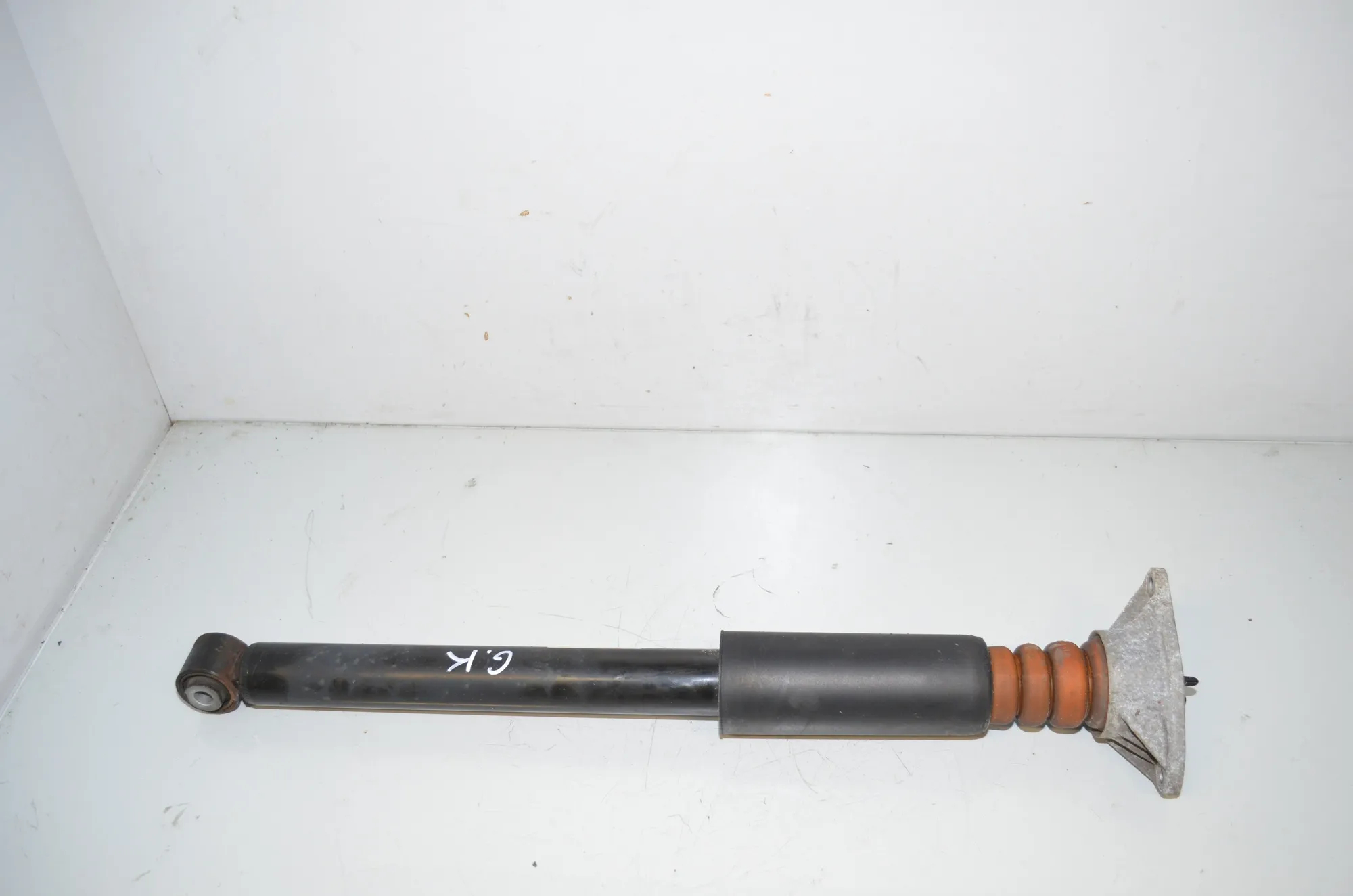 Rear Left Shock Absorber – OEM 6861693 · BMW X1 (F48) xDrive 18 d 2017 – 2