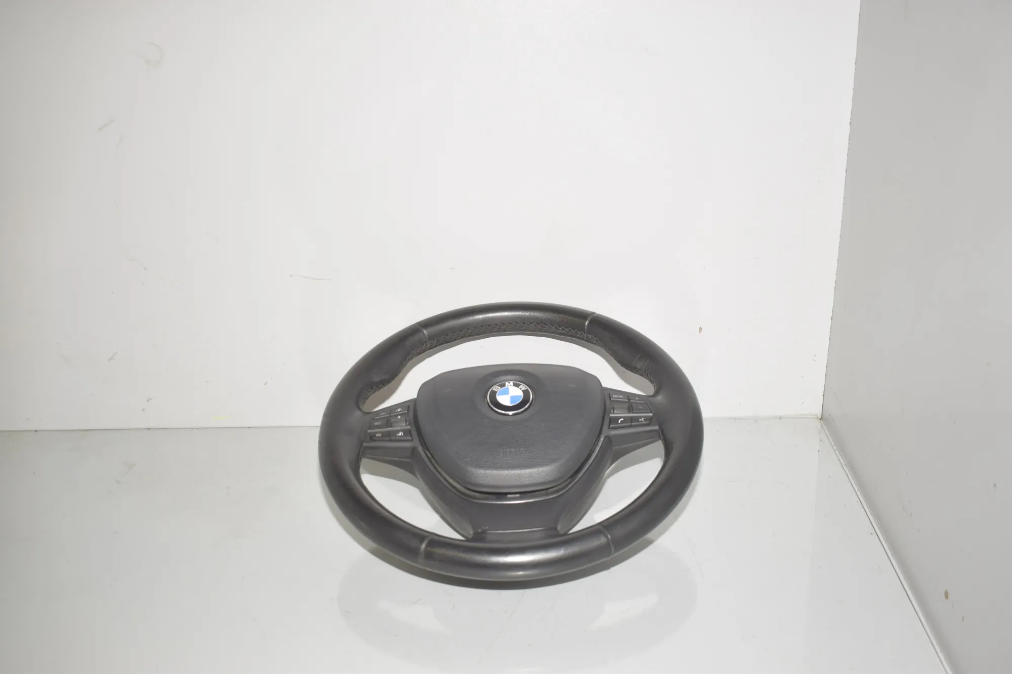 Steering Wheel – OEM 6790891 · BMW 5 Touring (F11) 535 d 2013 – 3