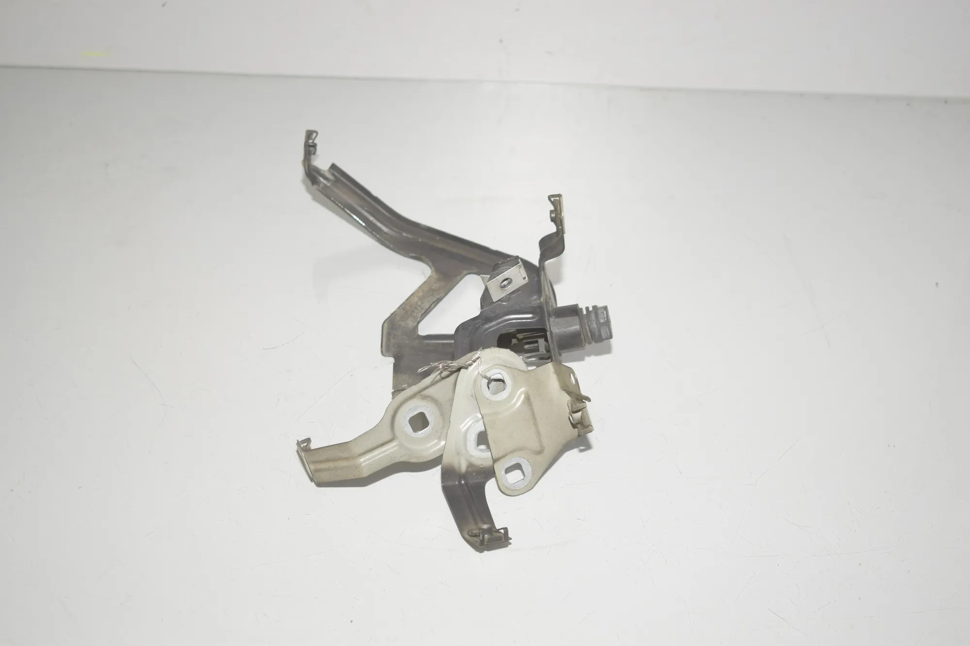 Front Right Fender Holder – OEM 7207210 · BMW 5 Touring (F11) 535 d 2013