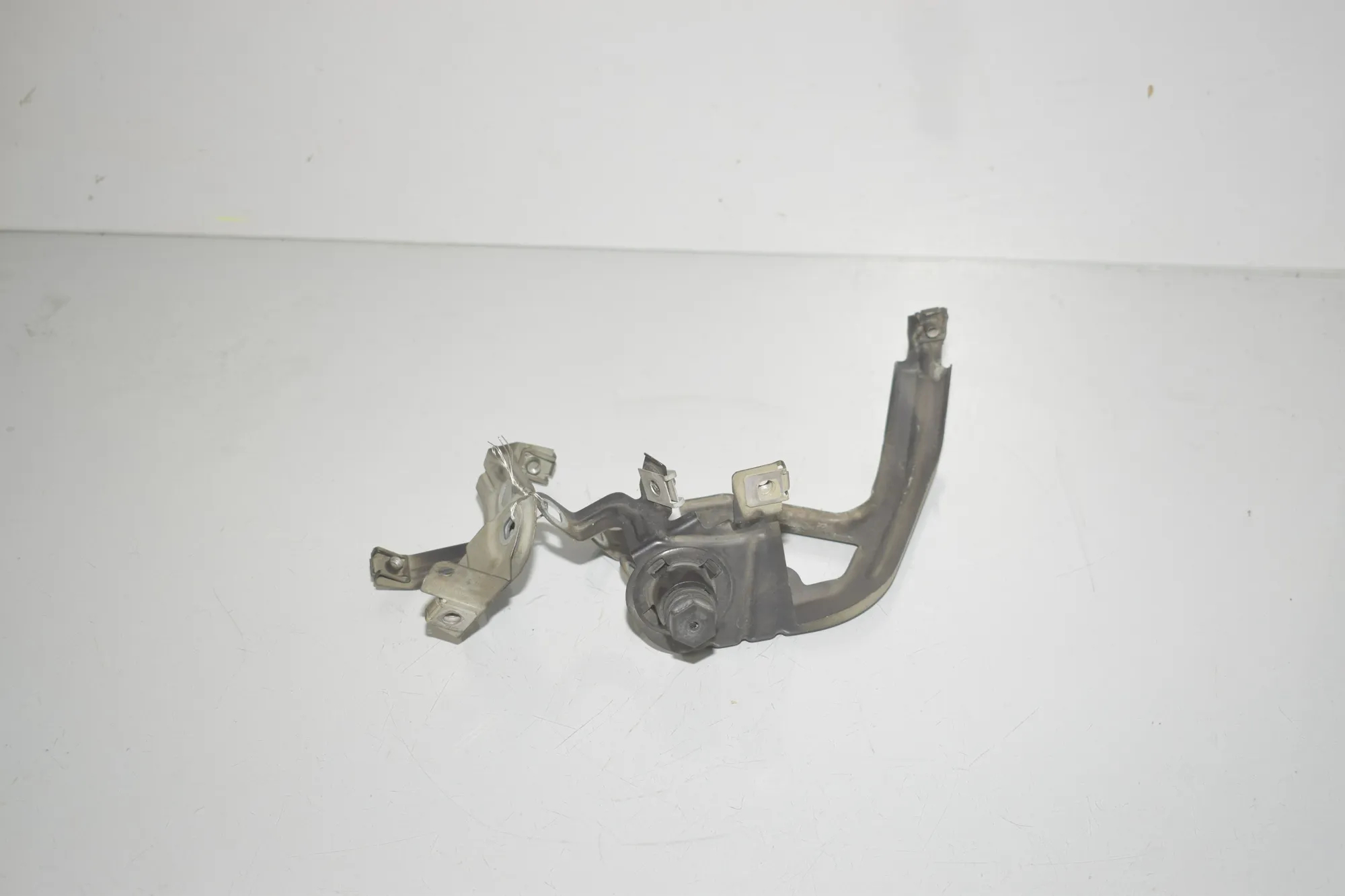 Front Right Fender Holder – OEM 7207210 · BMW 5 Touring (F11) 535 d 2013 – 2