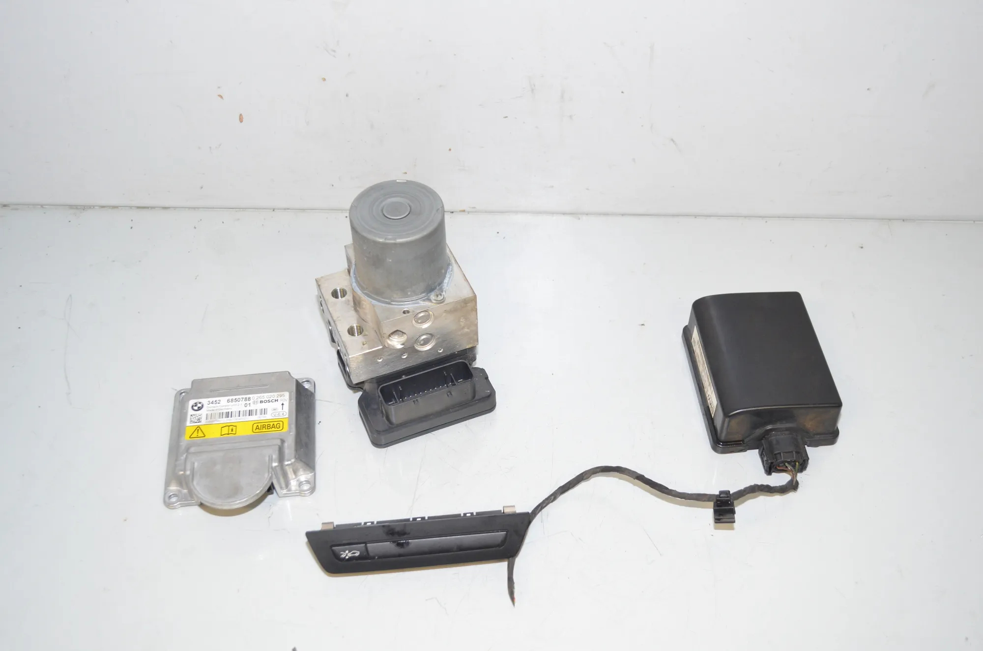 Distance Radar Sensor – OEM 9220065 · BMW 5 Touring (F11) 535 d 2013