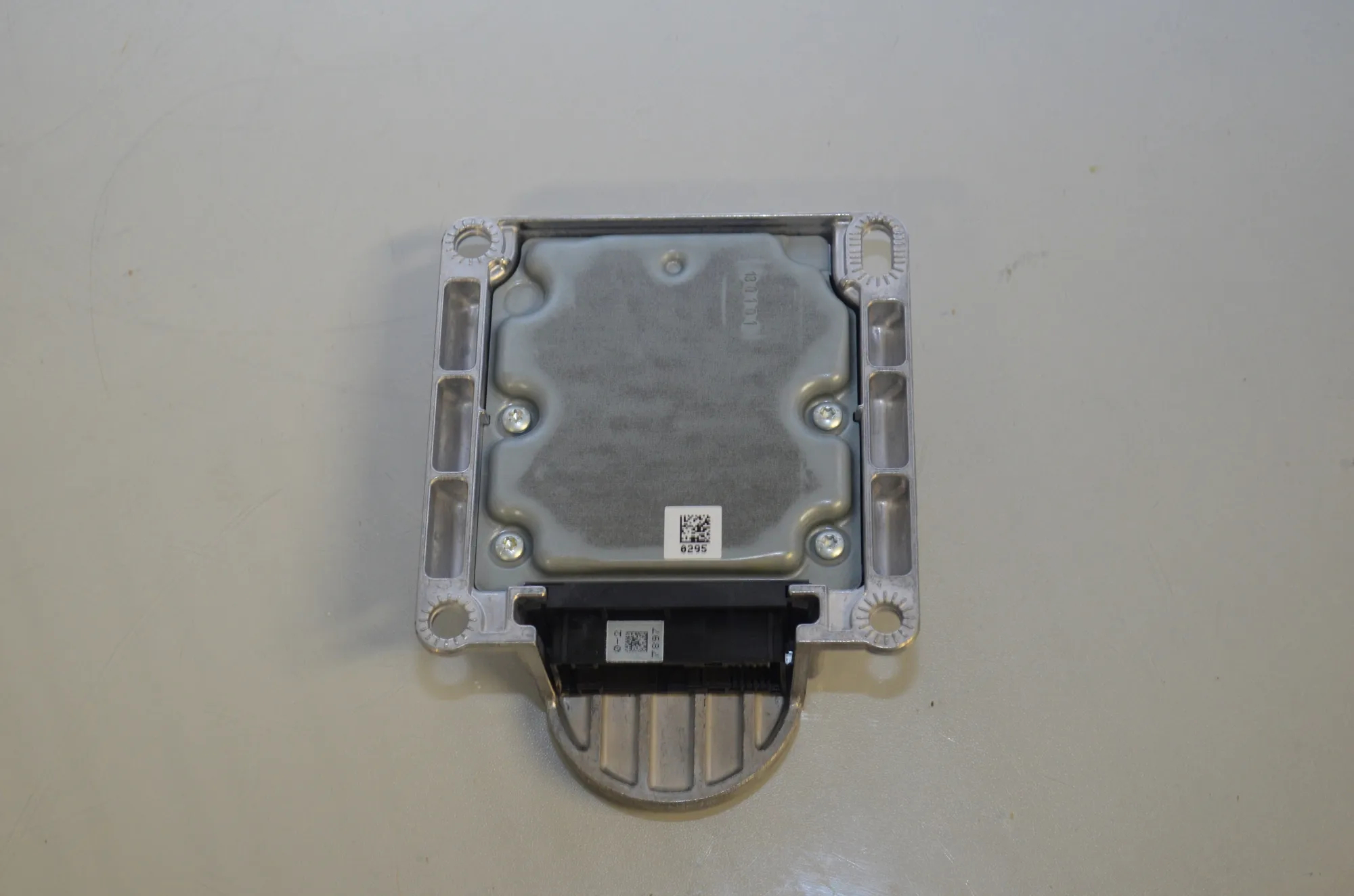 Distance Radar Sensor – OEM 9220065 · BMW 5 Touring (F11) 535 d 2013 – 6