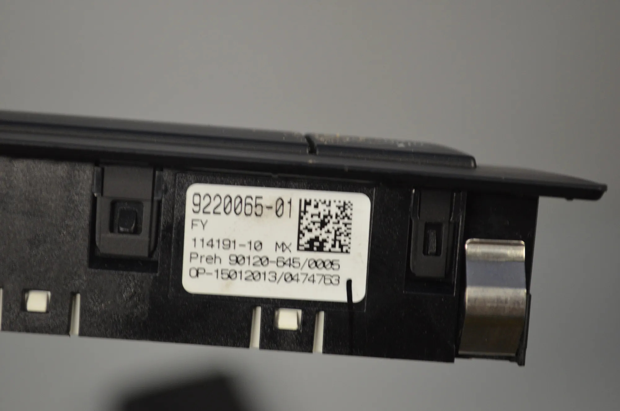 Distance Radar Sensor – OEM 9220065 · BMW 5 Touring (F11) 535 d 2013 – 4