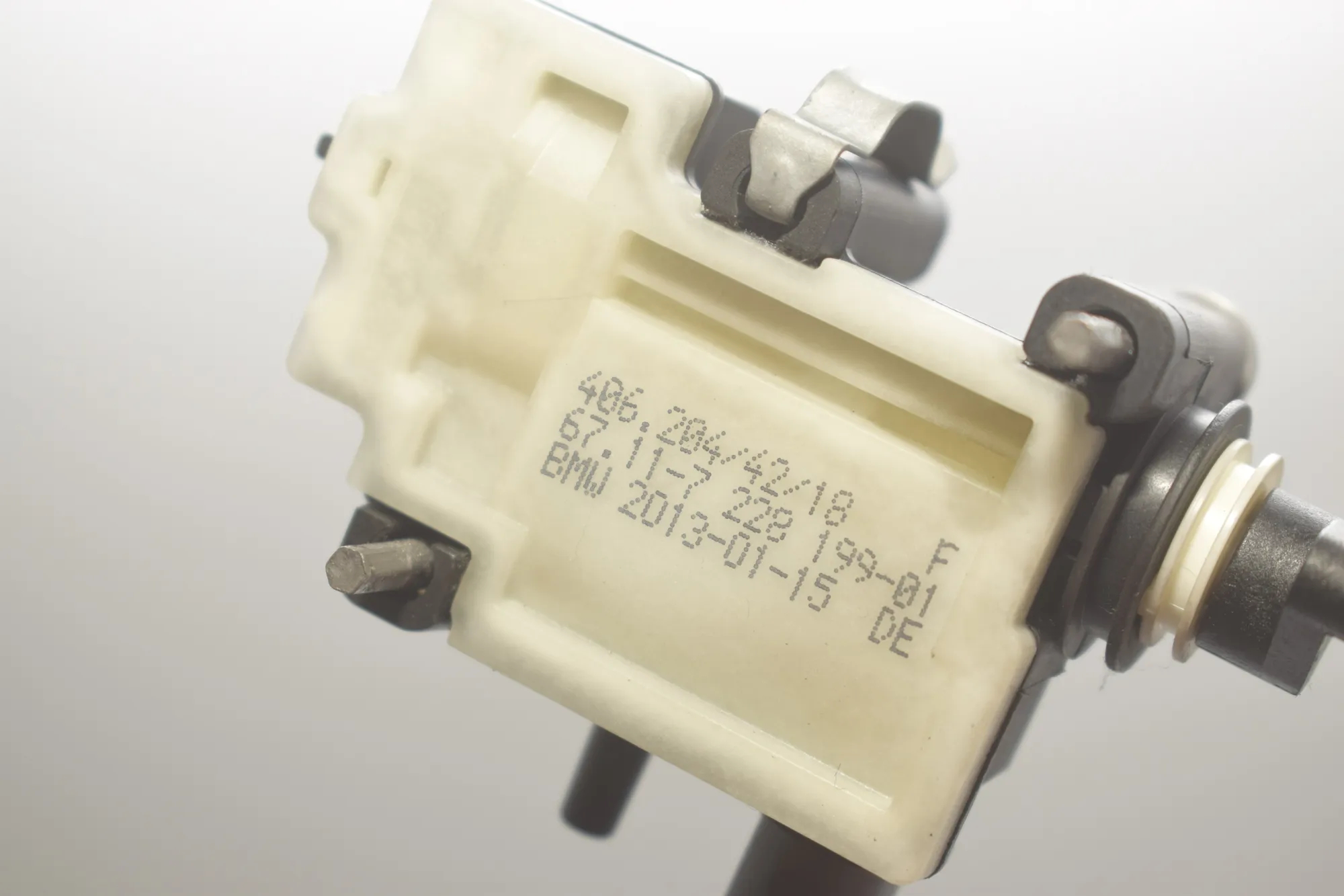 Fuel Tank Cap Lock Motor – OEM 7228199 · BMW 5 Touring (F11) 535 d 2013 – 5