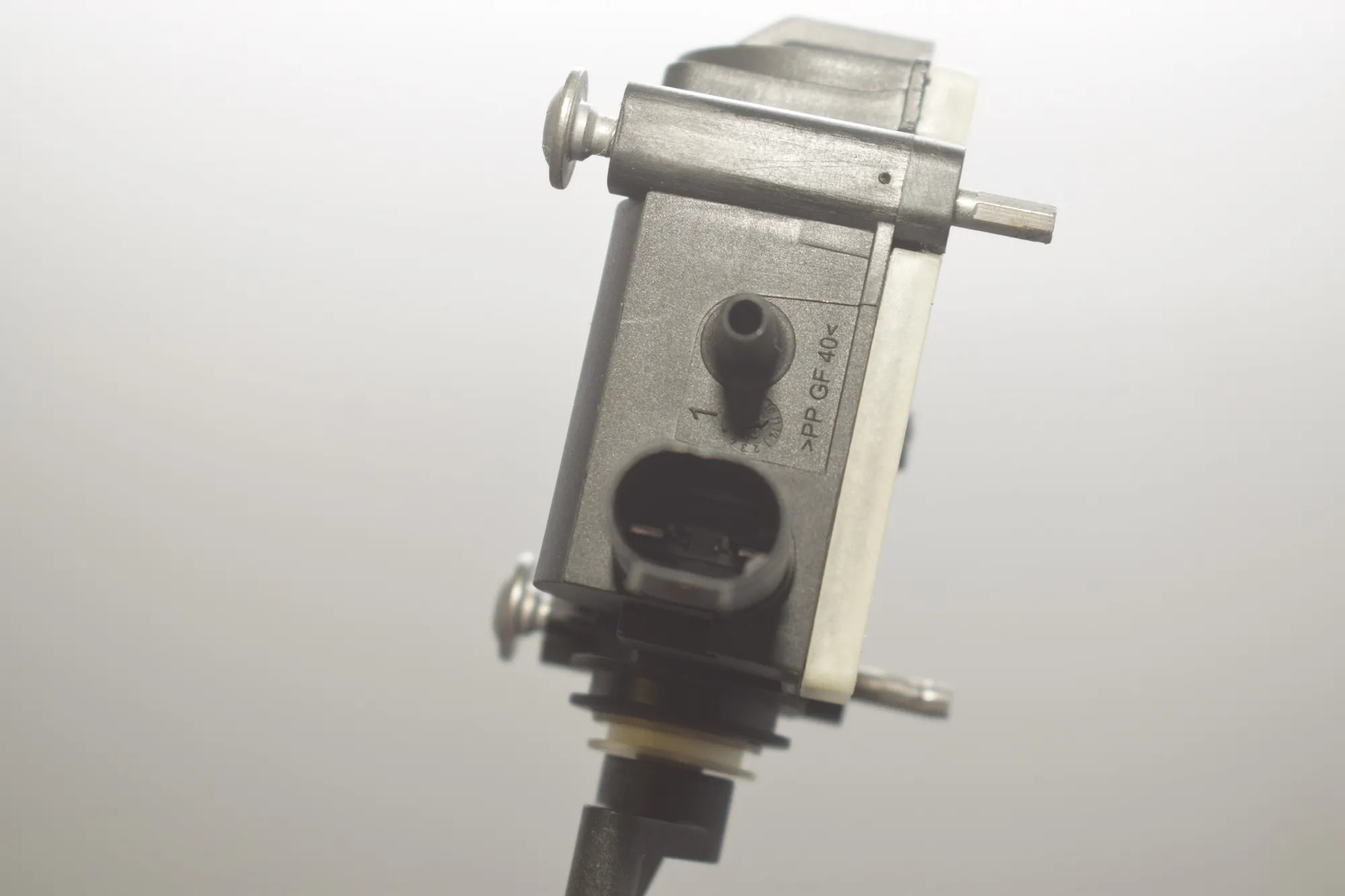 Fuel Tank Cap Lock Motor – OEM 7228199 · BMW 5 Touring (F11) 535 d 2013 – 4