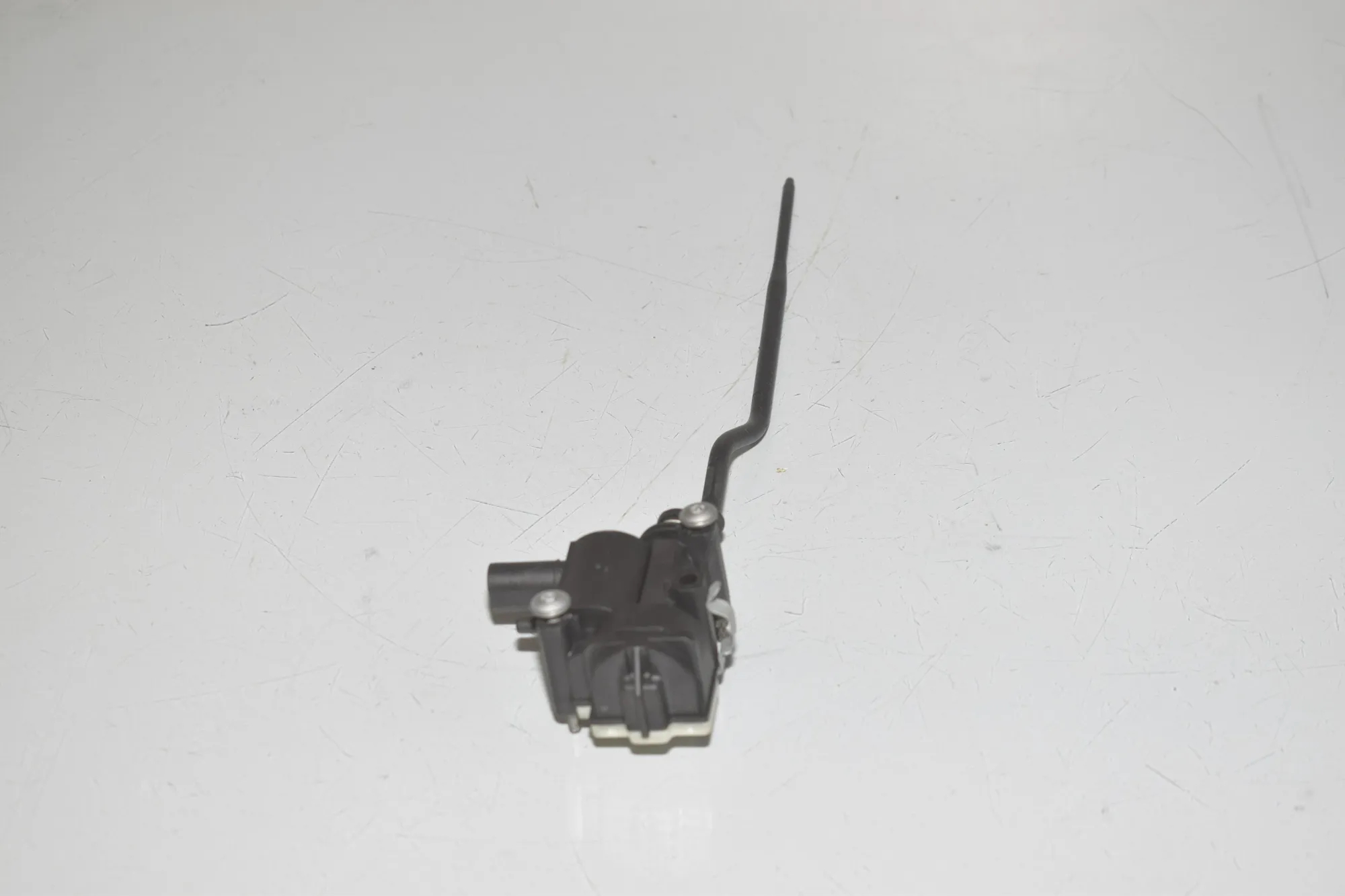 Fuel Tank Cap Lock Motor – OEM 7228199 · BMW 5 Touring (F11) 535 d 2013 – 3