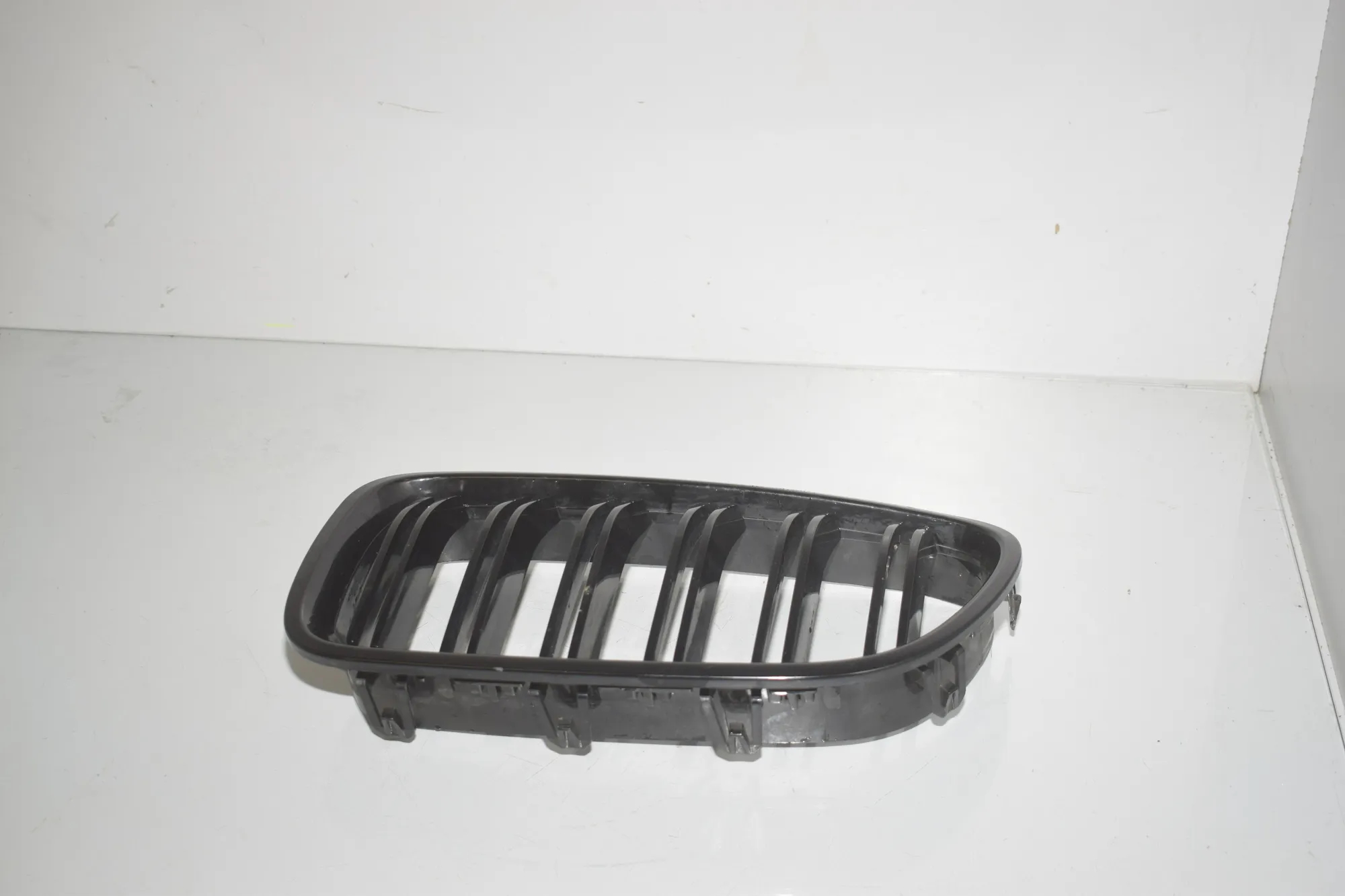 Grilles – OEM 7340319 · BMW 5 Touring (F11) M 550 d xDrive 2012