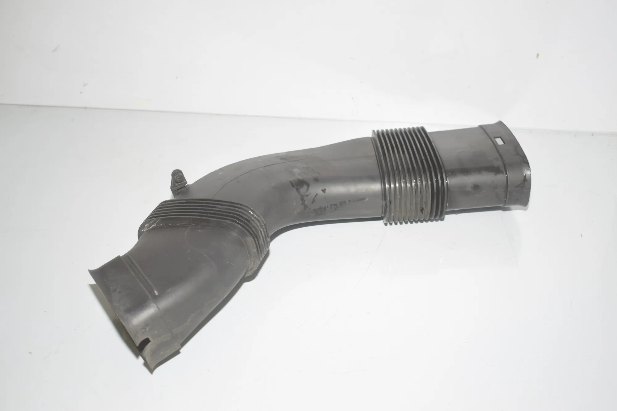 Air Intake Tube – OEM 8509067 · BMW 5 Touring (F11) M 550 d xDrive 2012 – 2