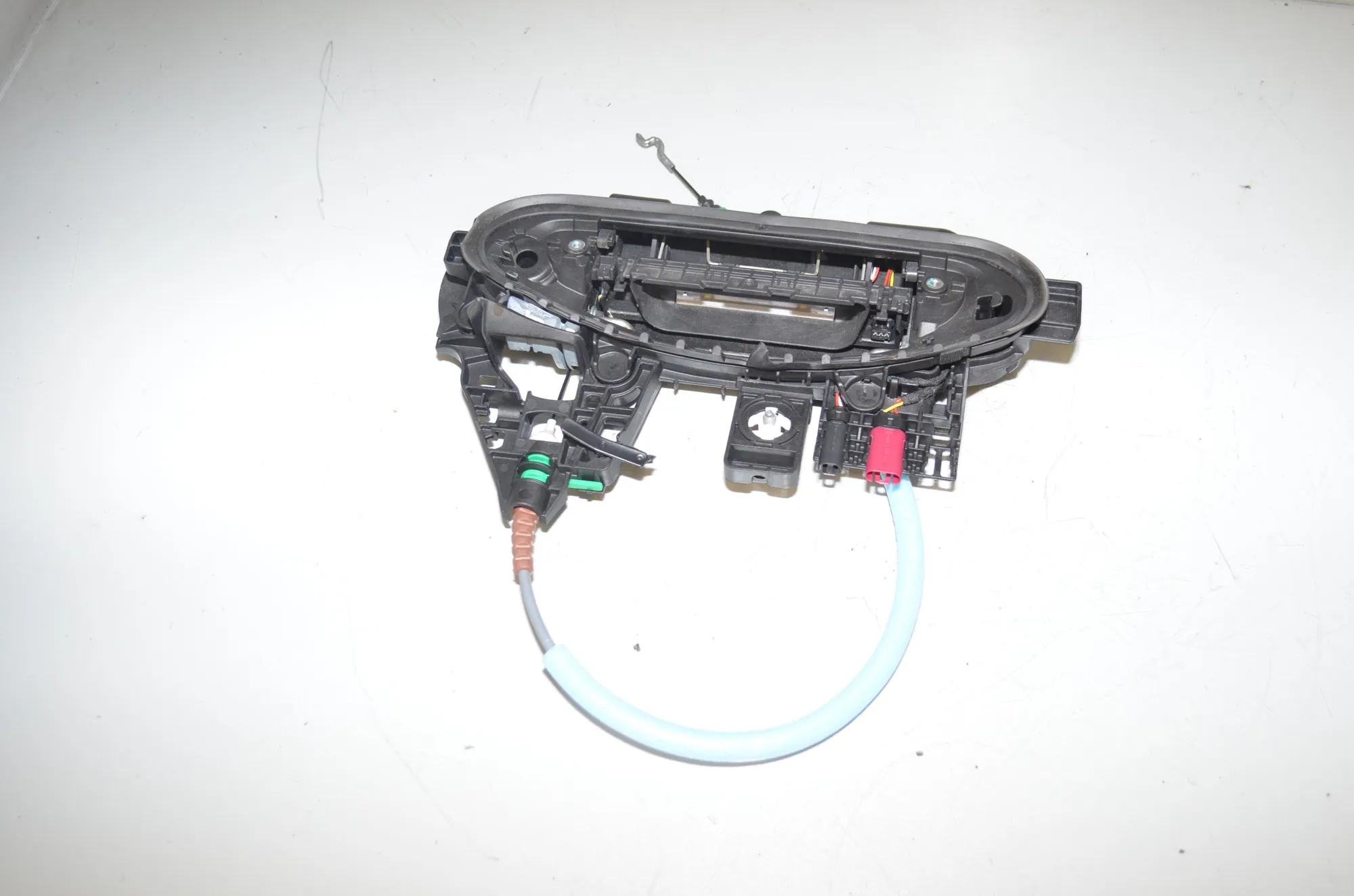 Front Right Door Interior Handle Frame – OEM 5A68EF4 · BMW i4 (G26) BMW i4 (G26) M50 2022 – 2