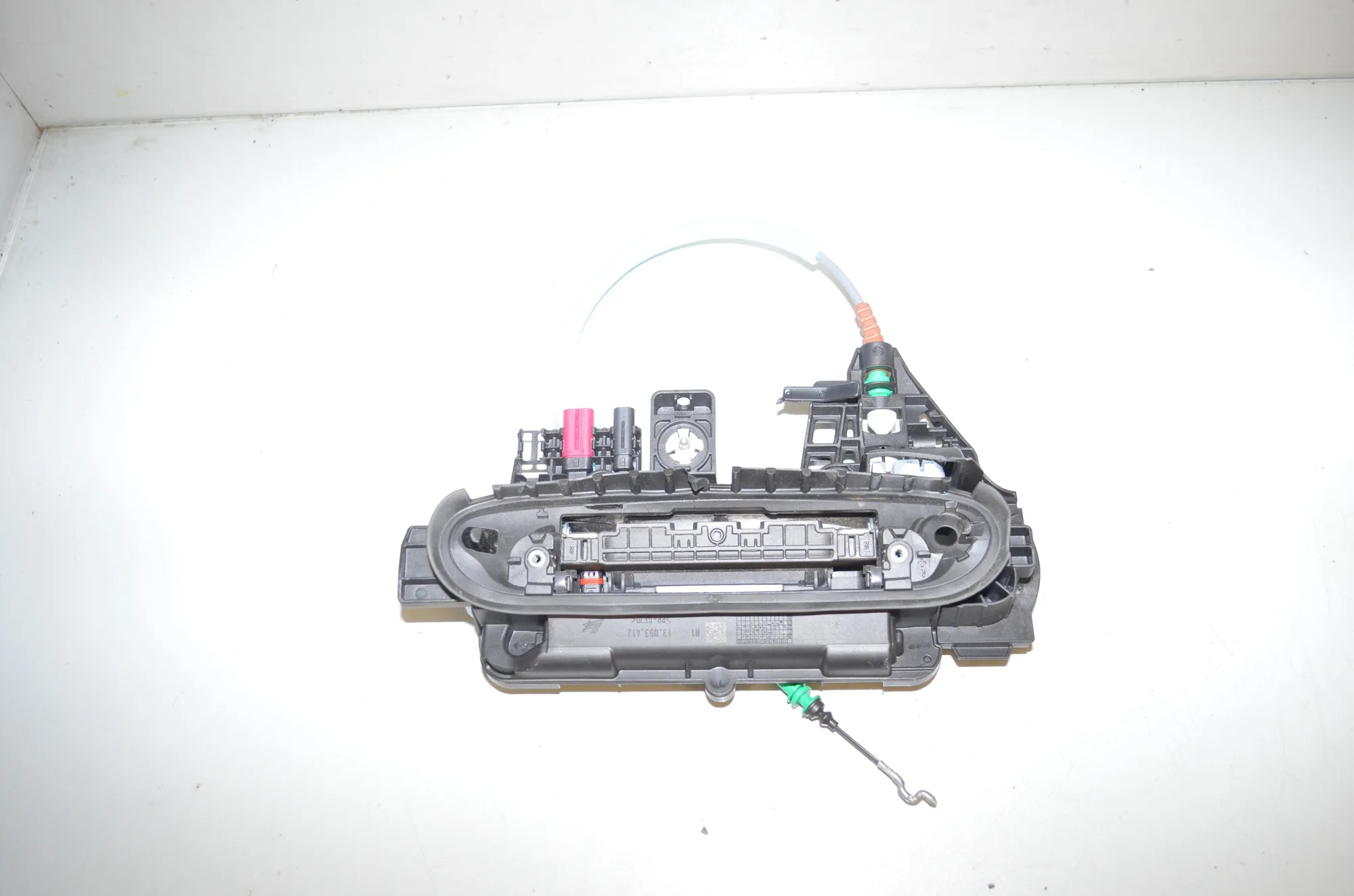 Front Right Door Interior Handle Frame – OEM 5A68EF4 · BMW i4 (G26) BMW i4 (G26) M50 2022